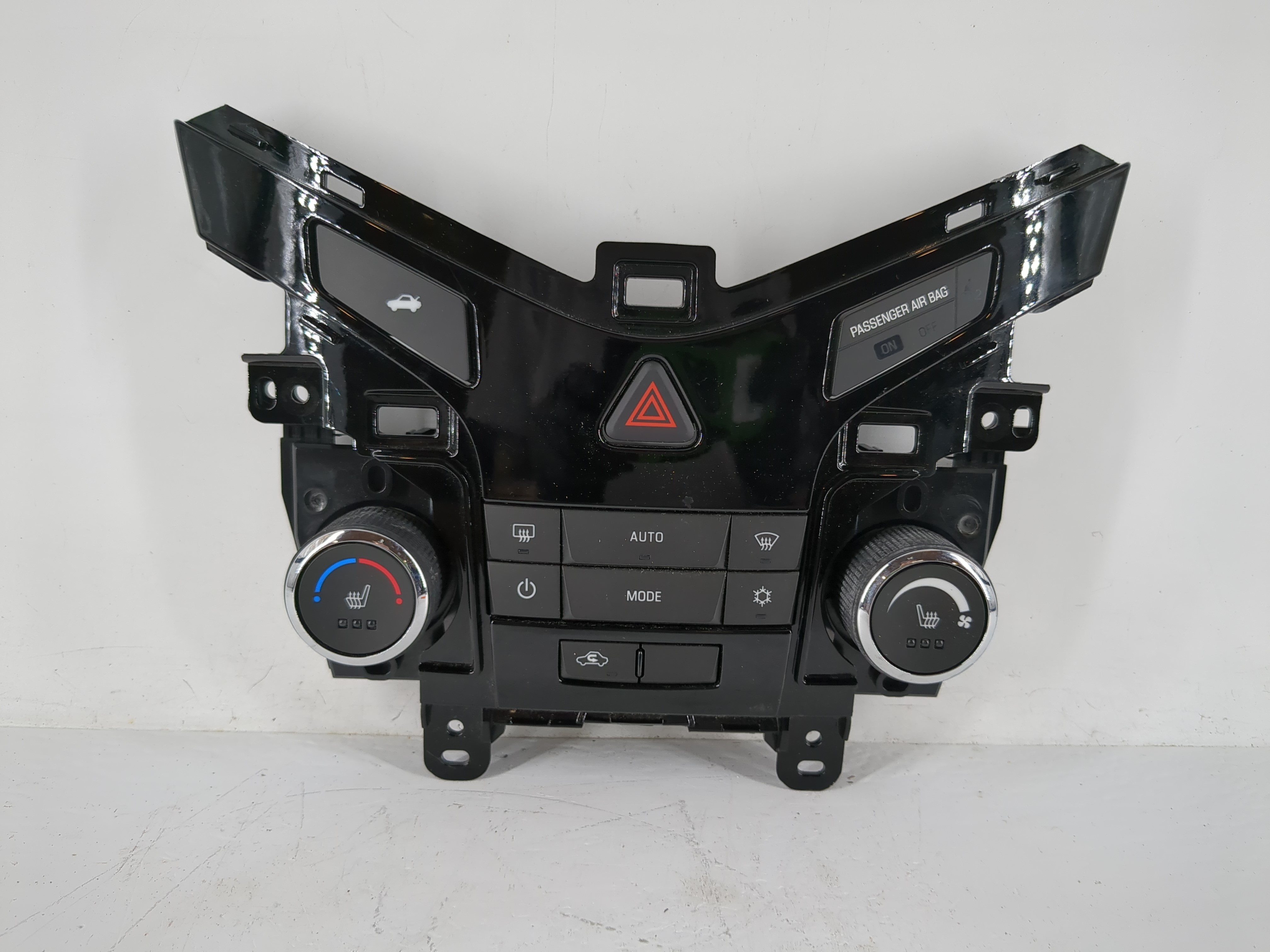 2015-2016 Chevrolet Cruze Ac Heater Climate Control 95146213 975288 - Oemusedautoparts1.com