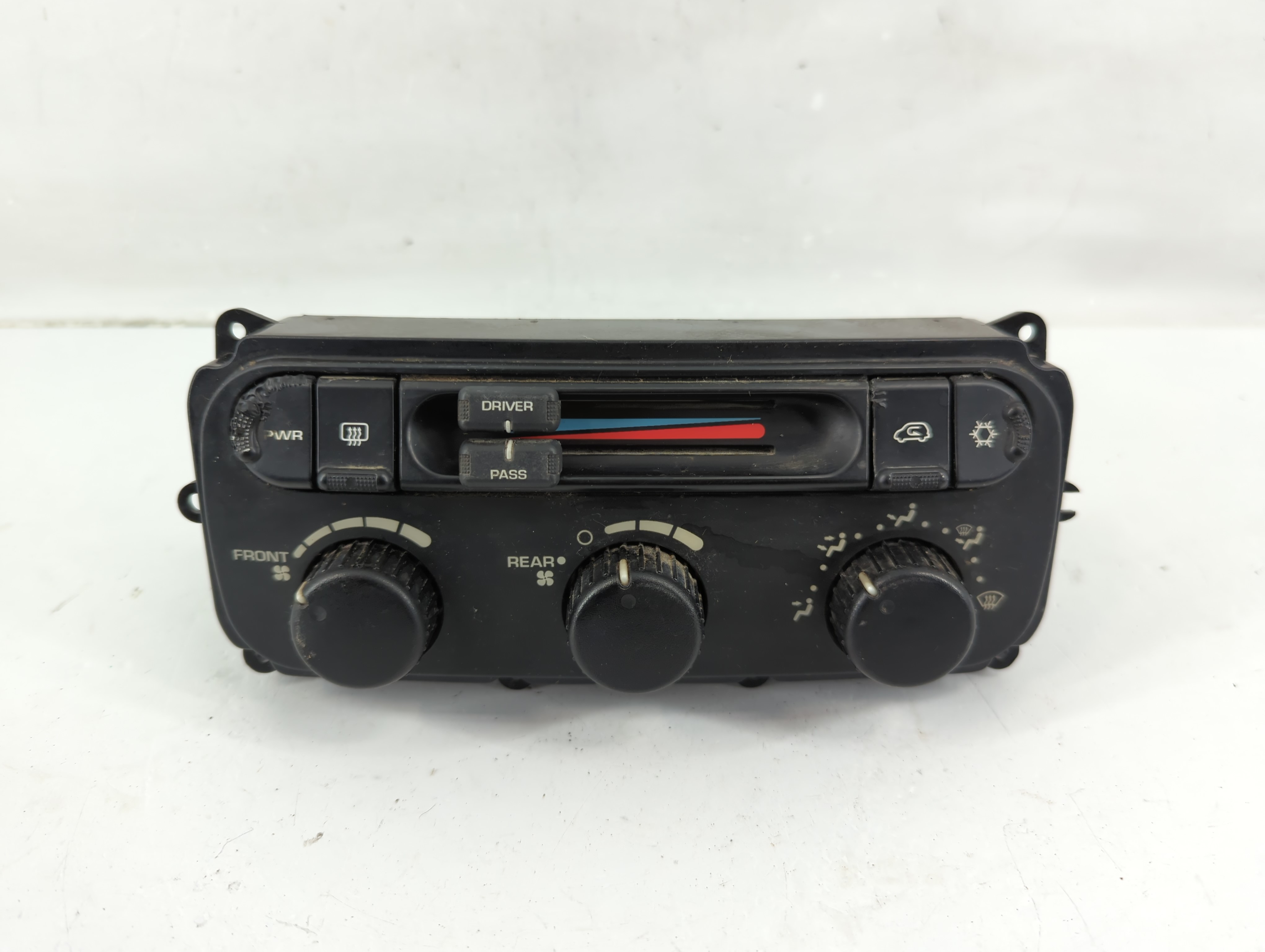 Dodge Grand Caravan Ac Heater Climate Control 05005003ad 975557 - Oemusedautoparts1.com