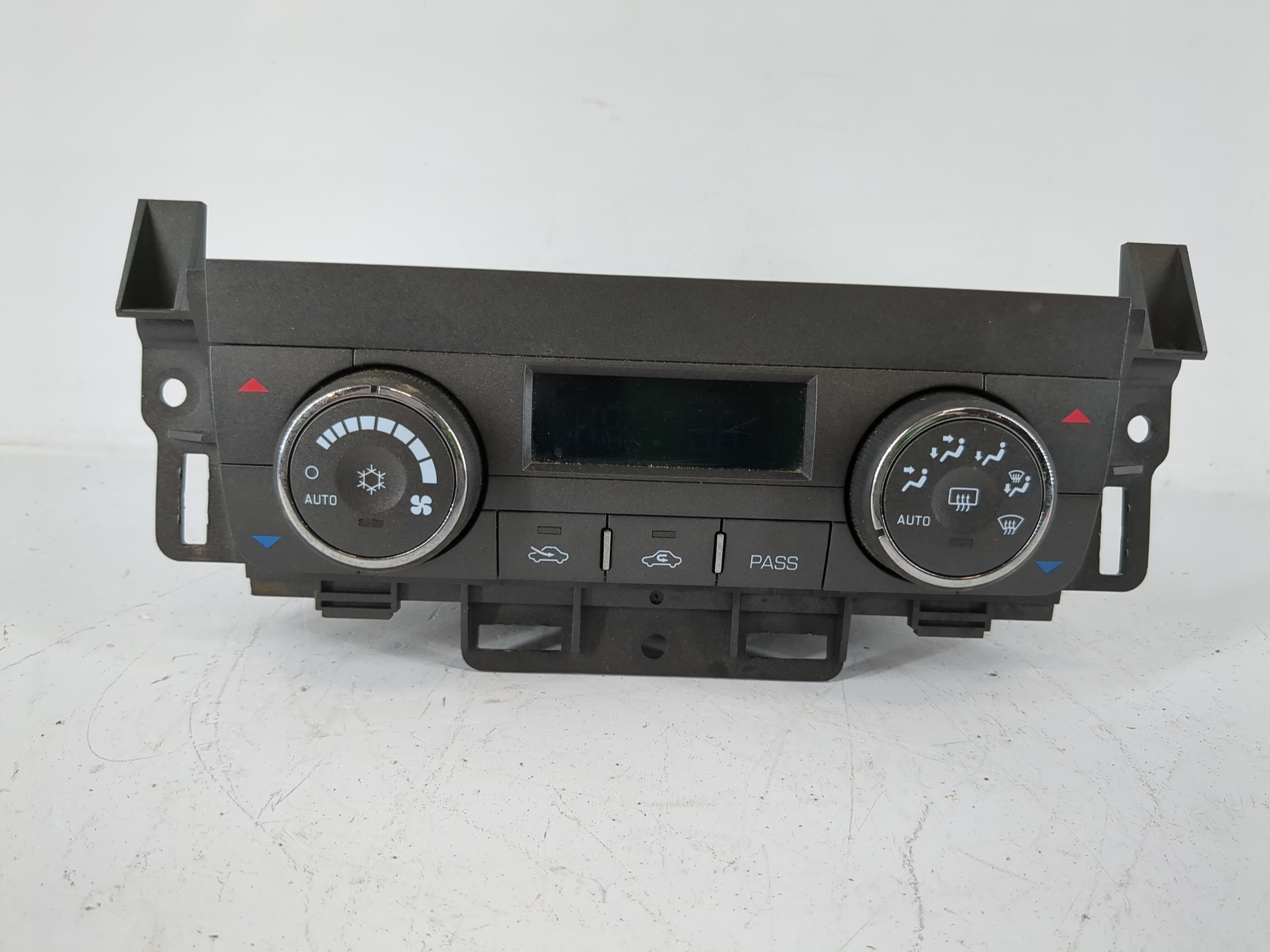 2007-2007 Buick Lucerne Ac Heater Climate Control 15892086 975851 - Oemusedautoparts1.com
