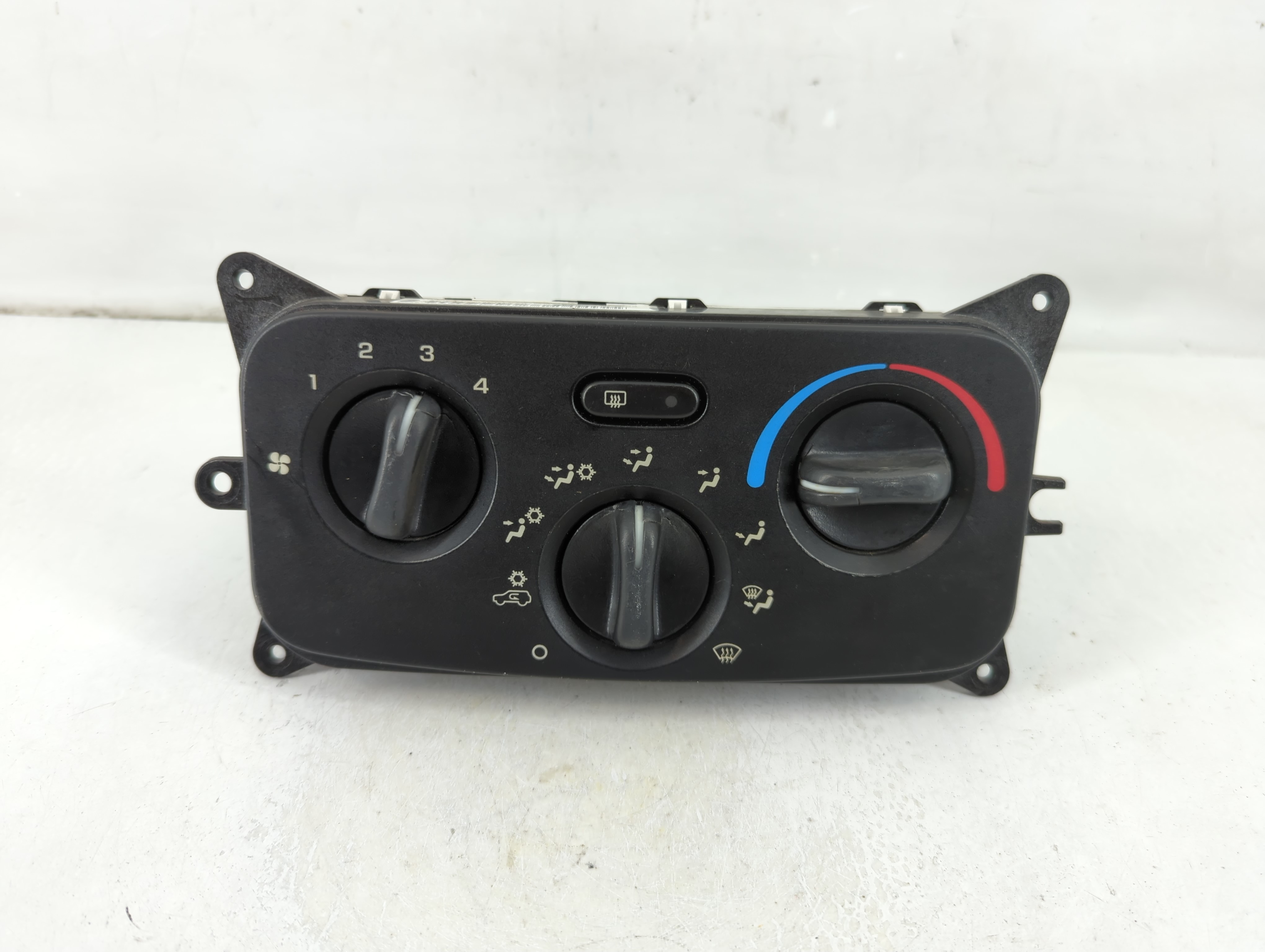 2002-2003 Jeep Liberty Ac Heater Climate Control P55037533ab 975862 - Oemusedautoparts1.com