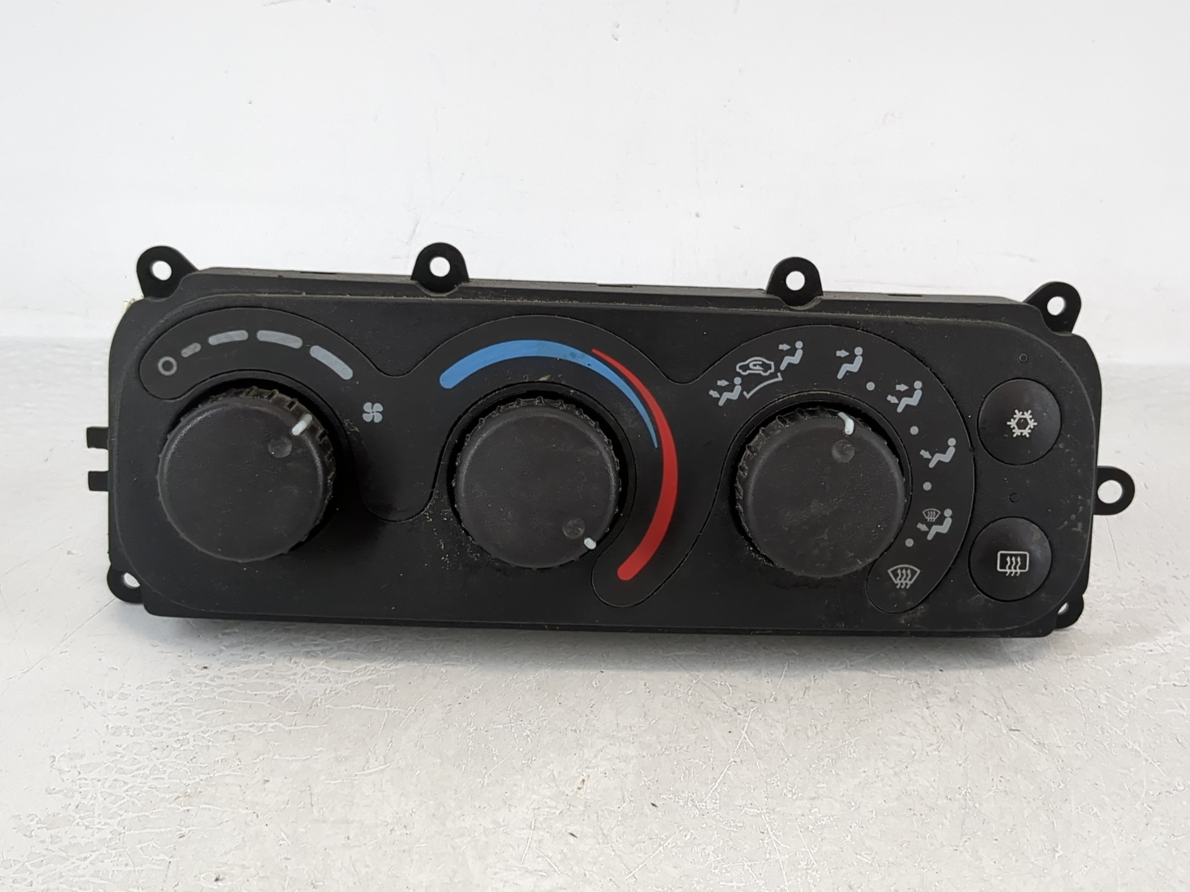 Picture of 1998-2004 Chrysler Concorde Ac Heater Climate Control 04698198ab 975884
