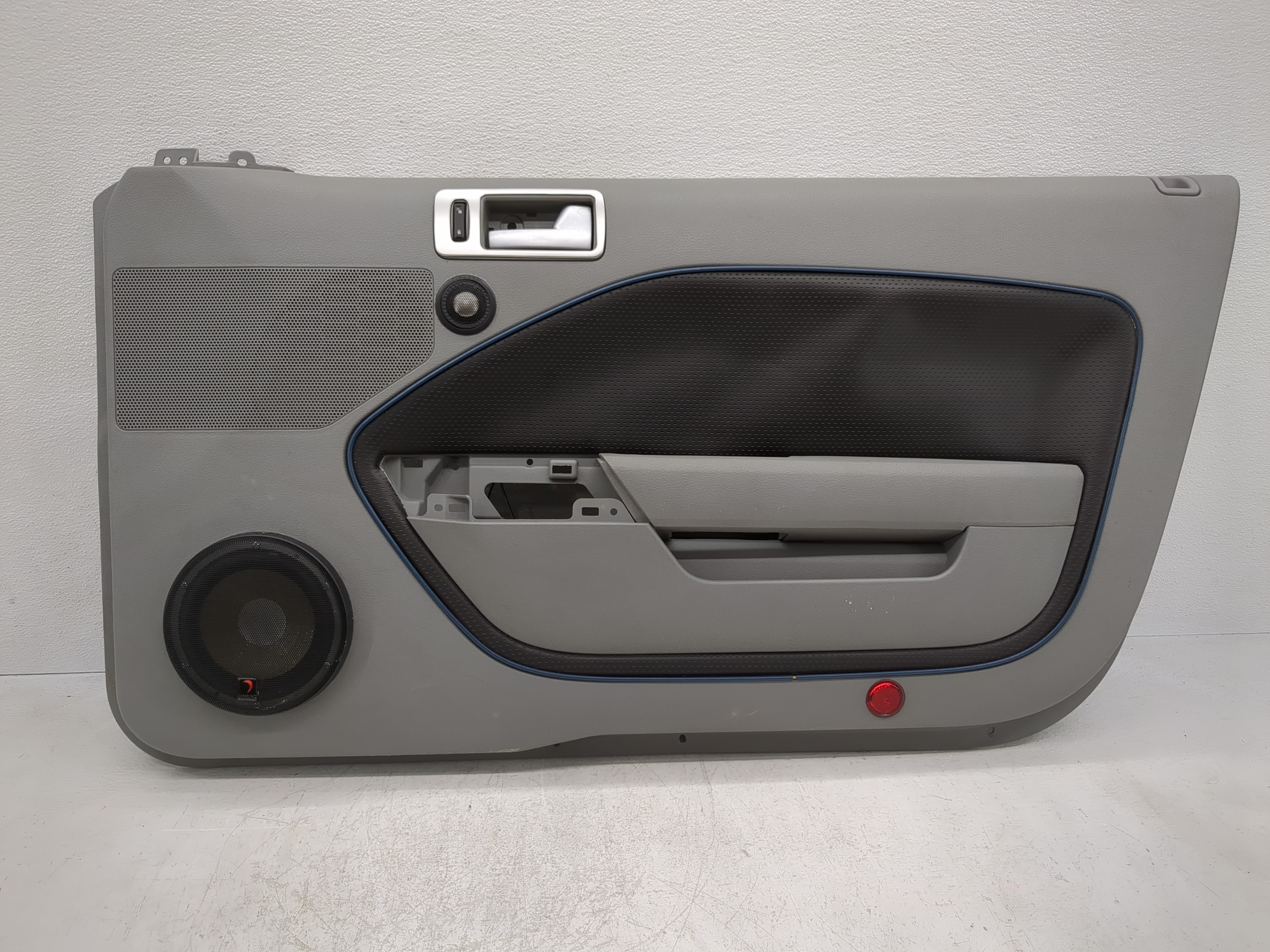 Ford Mustang Front Right Passenger Interior Door Panel Trim 978983 - Oemusedautoparts1.com