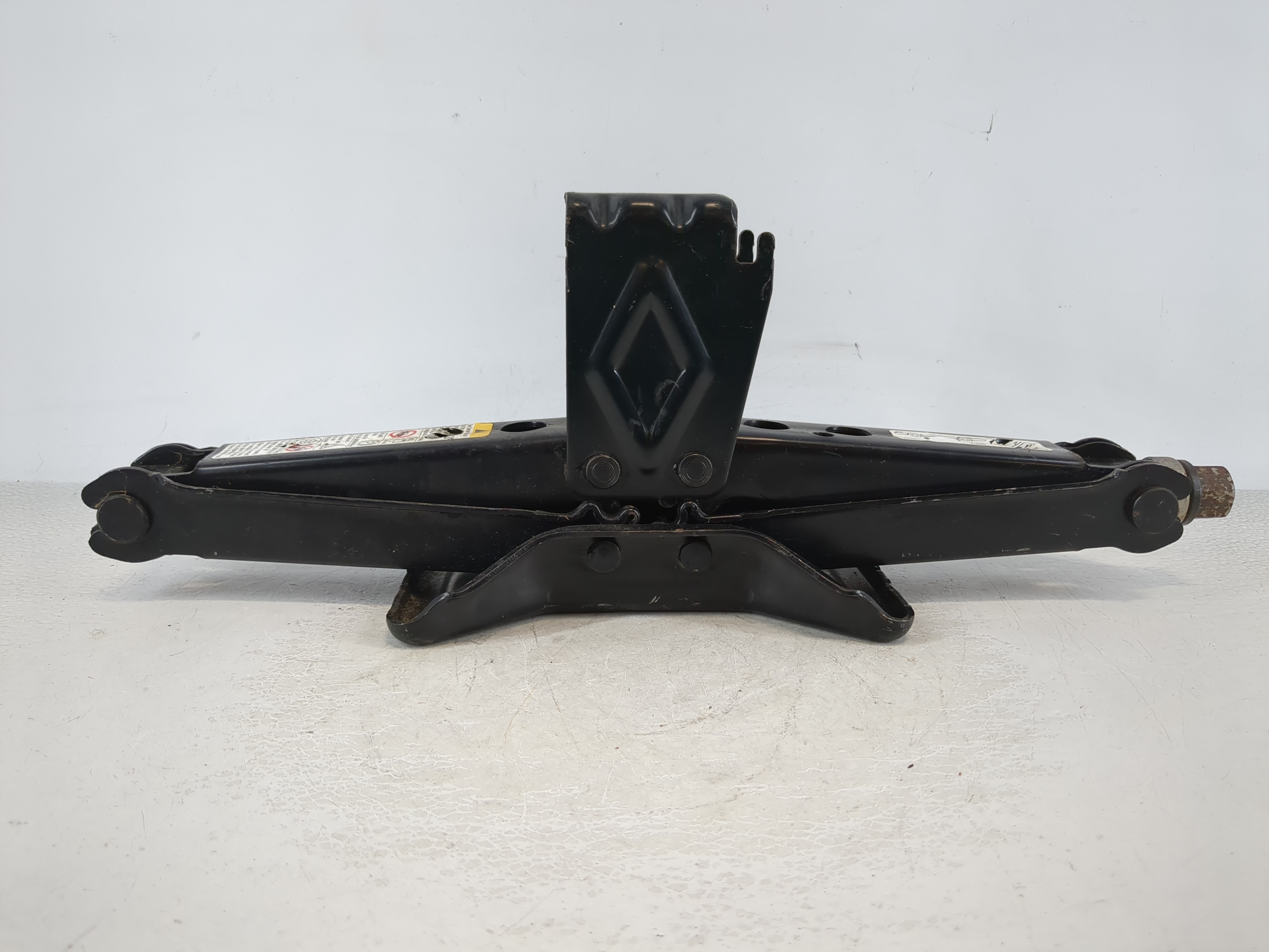2010 Gmc Acadia Spare Scissor Car Jack 980095 - Oemusedautoparts1.com