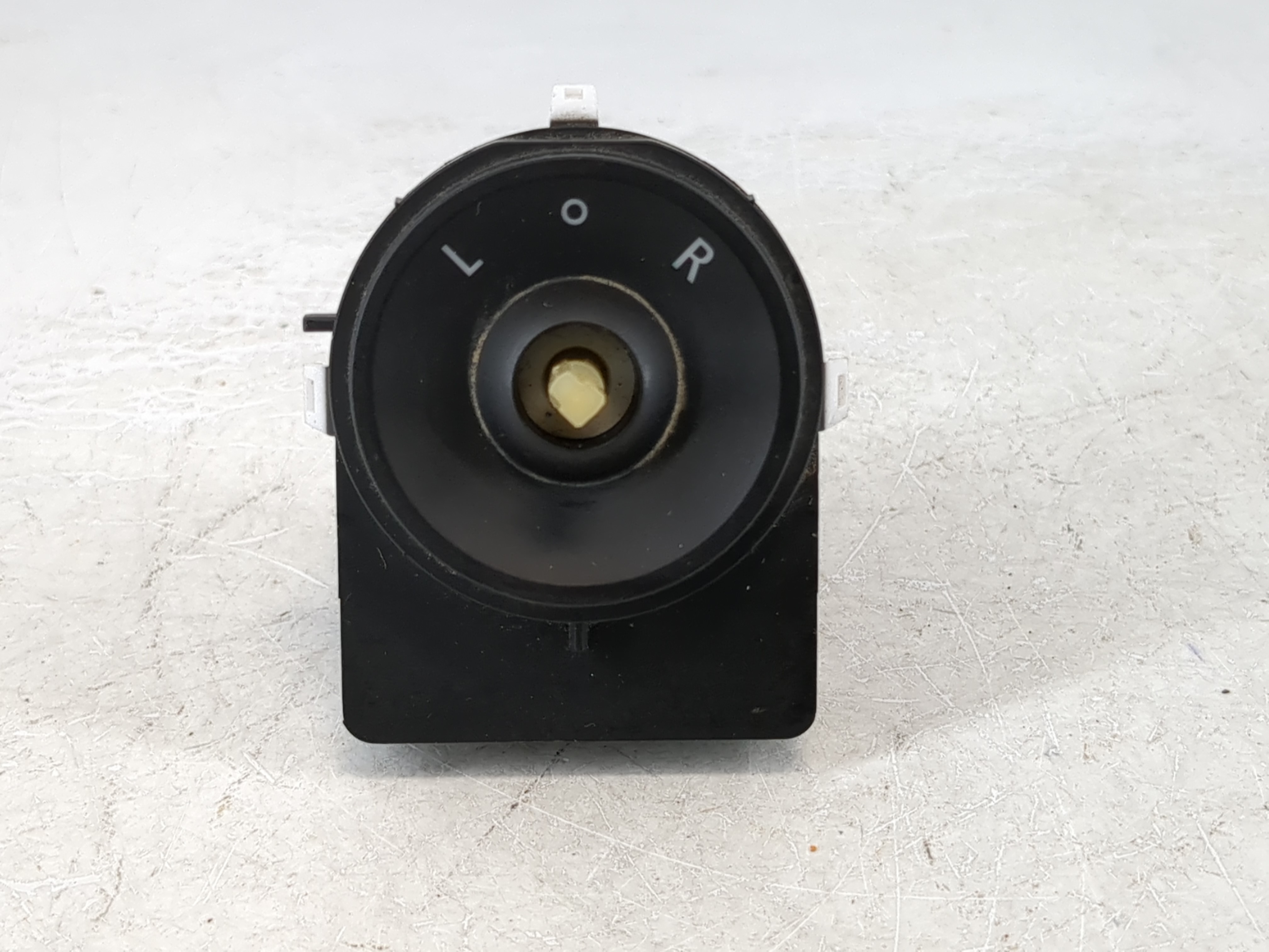Picture of 2012-2019 Chevrolet Sonic Driver Left Door Master Power Window Switch 980906
