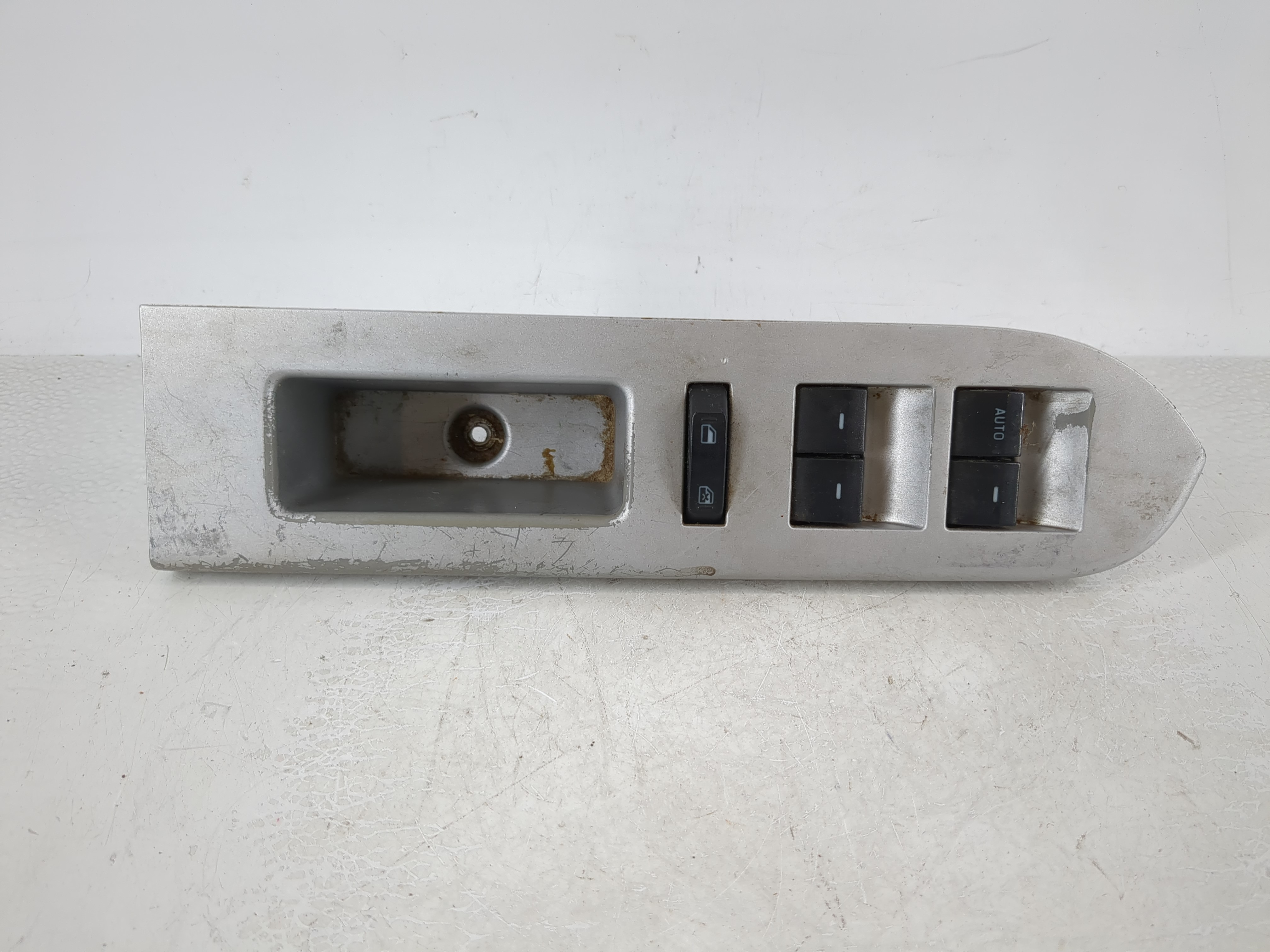 Picture of 2008-2011 Mercury Mariner Driver Left Door Master Power Window Switch 981268