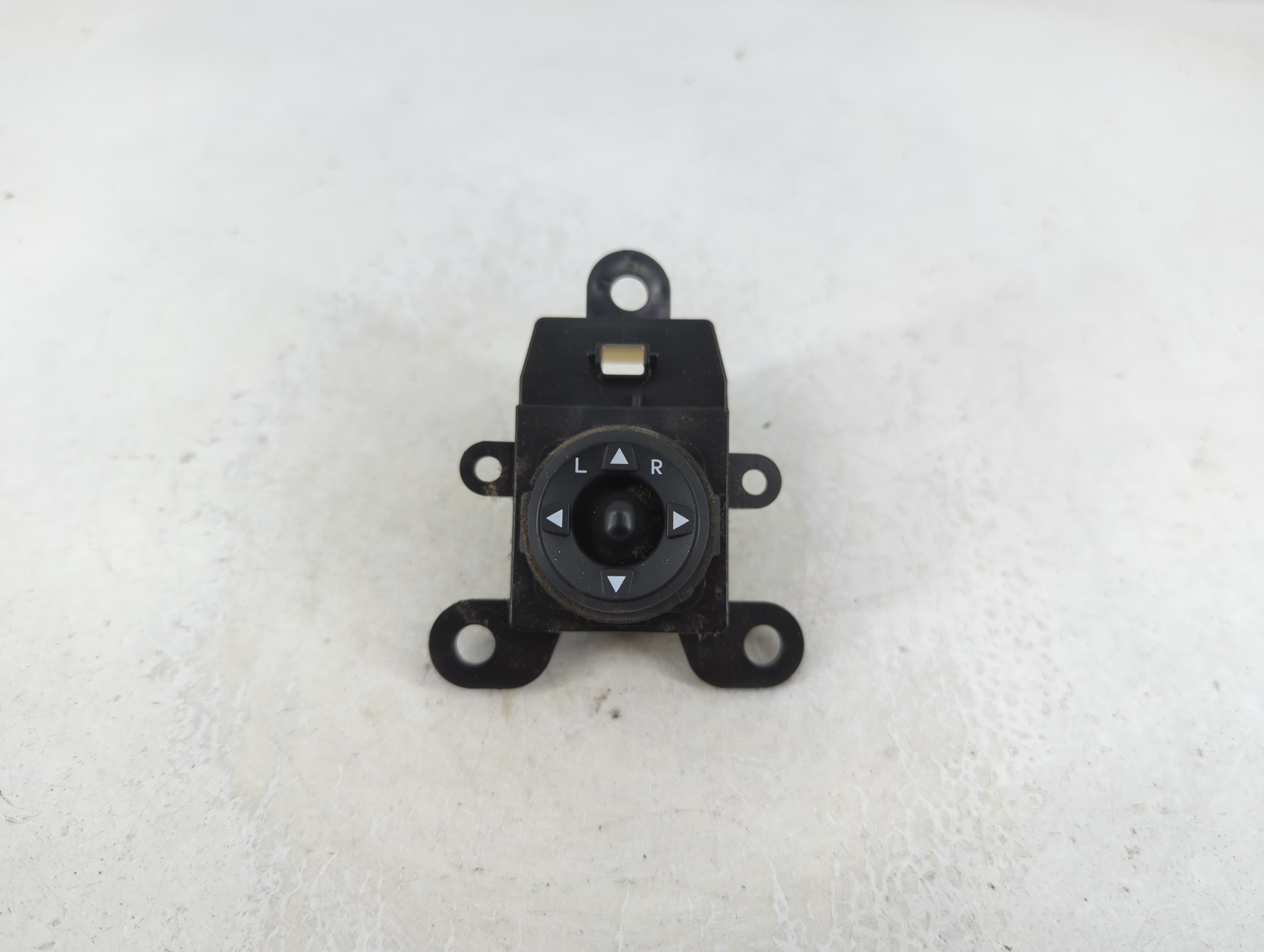 2012-2017 Hyundai Veloster Driver Left Door Master Power Window Switch 981509 - Oemusedautoparts1.com