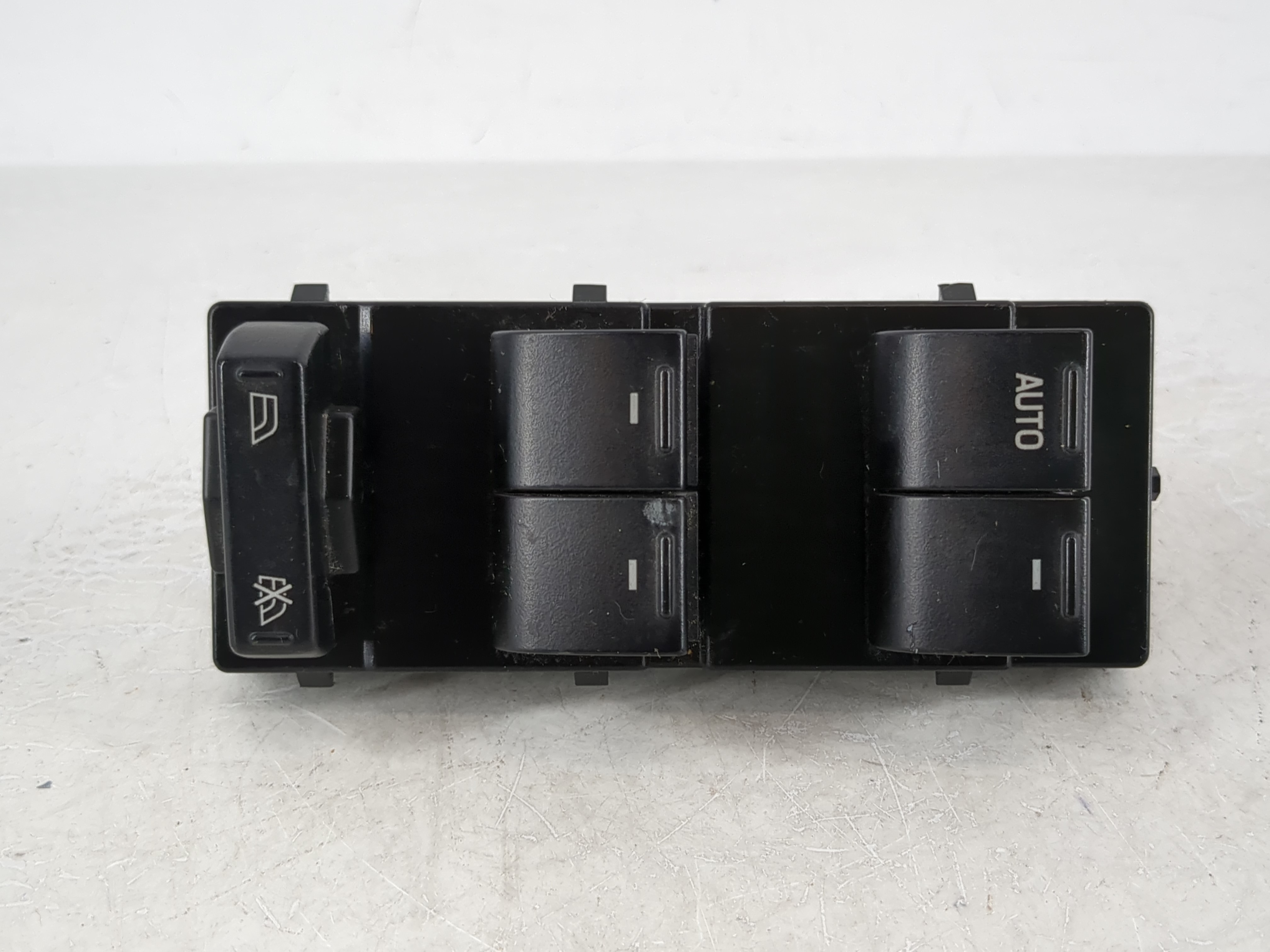 Picture of 2005-2007 Ford Freestyle Driver Left Door Master Power Window Switch 982140