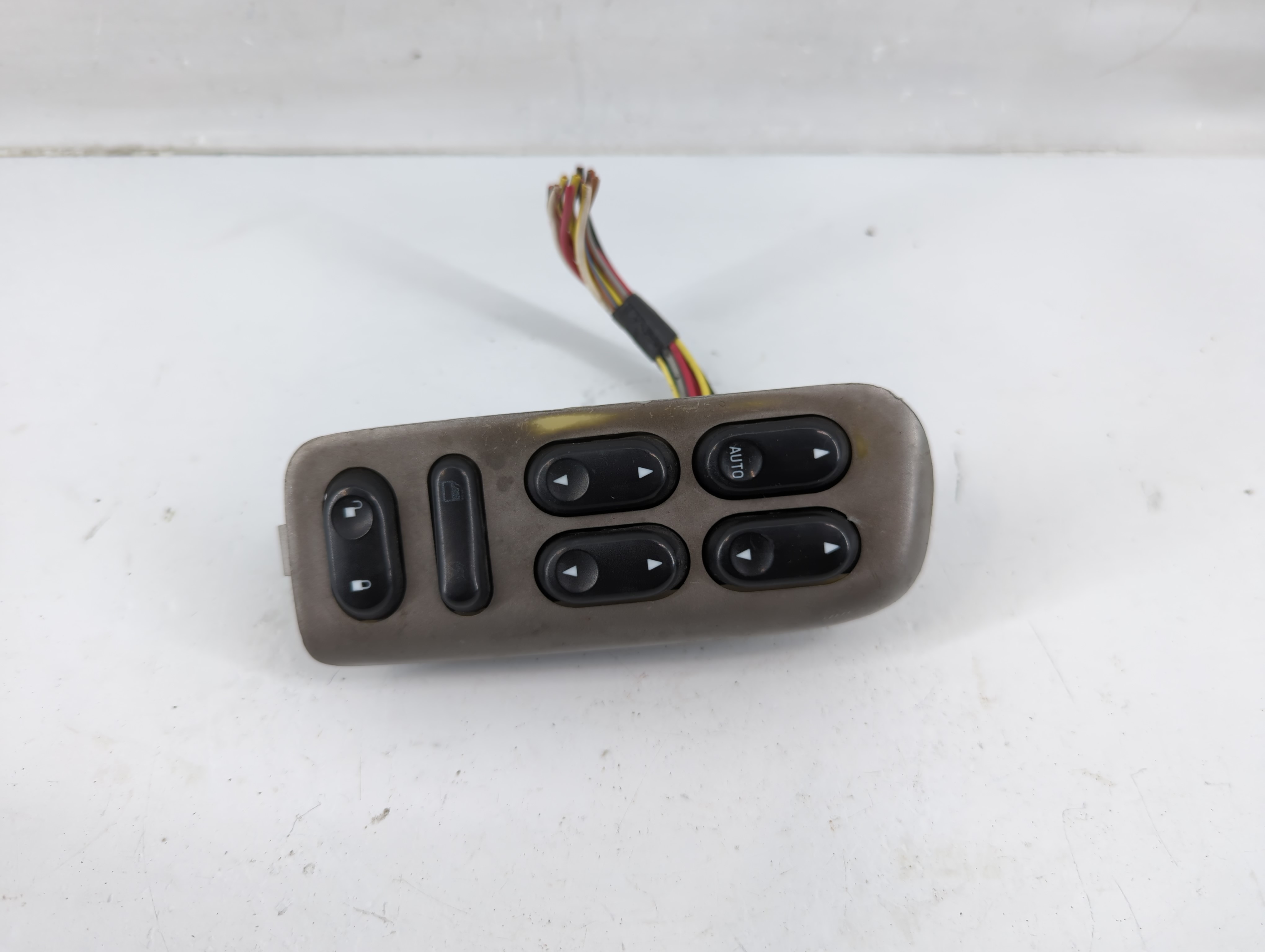 2001-2007 Ford Escape Driver Left Door Master Power Window Switch 982168 - Oemusedautoparts1.com