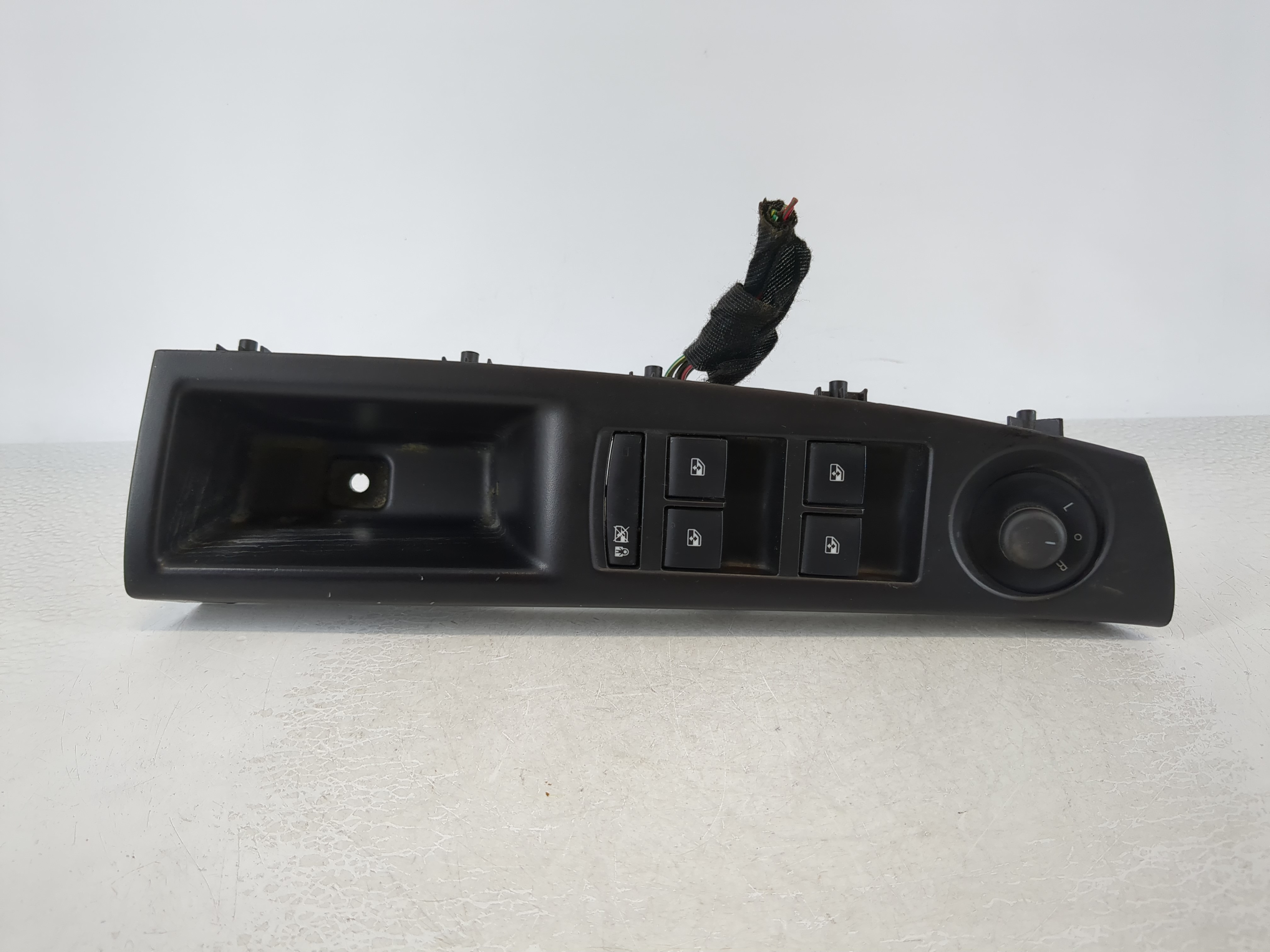 Picture of 2011-2014 Chevrolet Cruze Driver Left Door Master Power Window Switch 982241