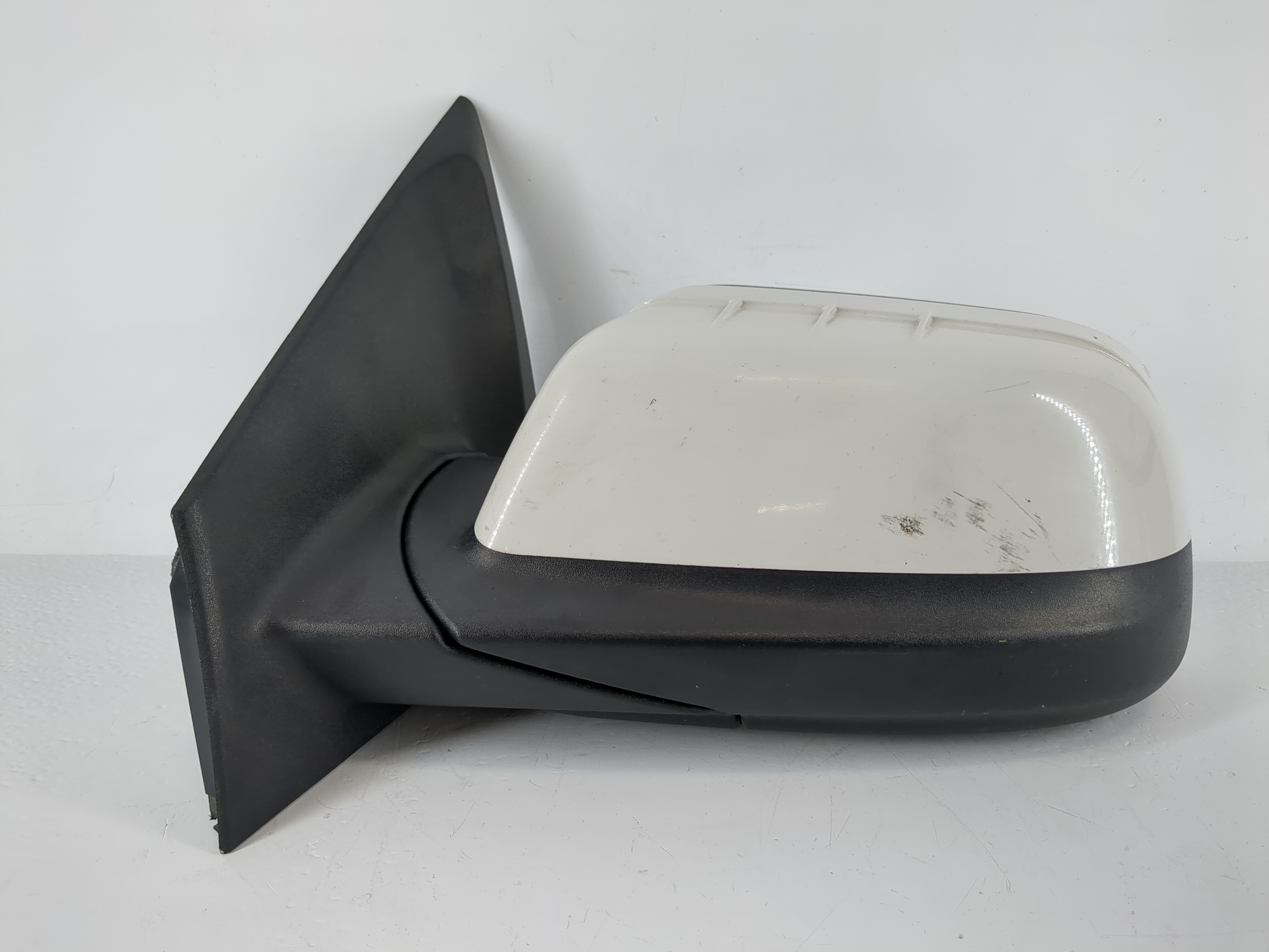 2011-2014 Ford Edge Driver Left Side View Manual Door Mirror White 982412 - Oemusedautoparts1.com