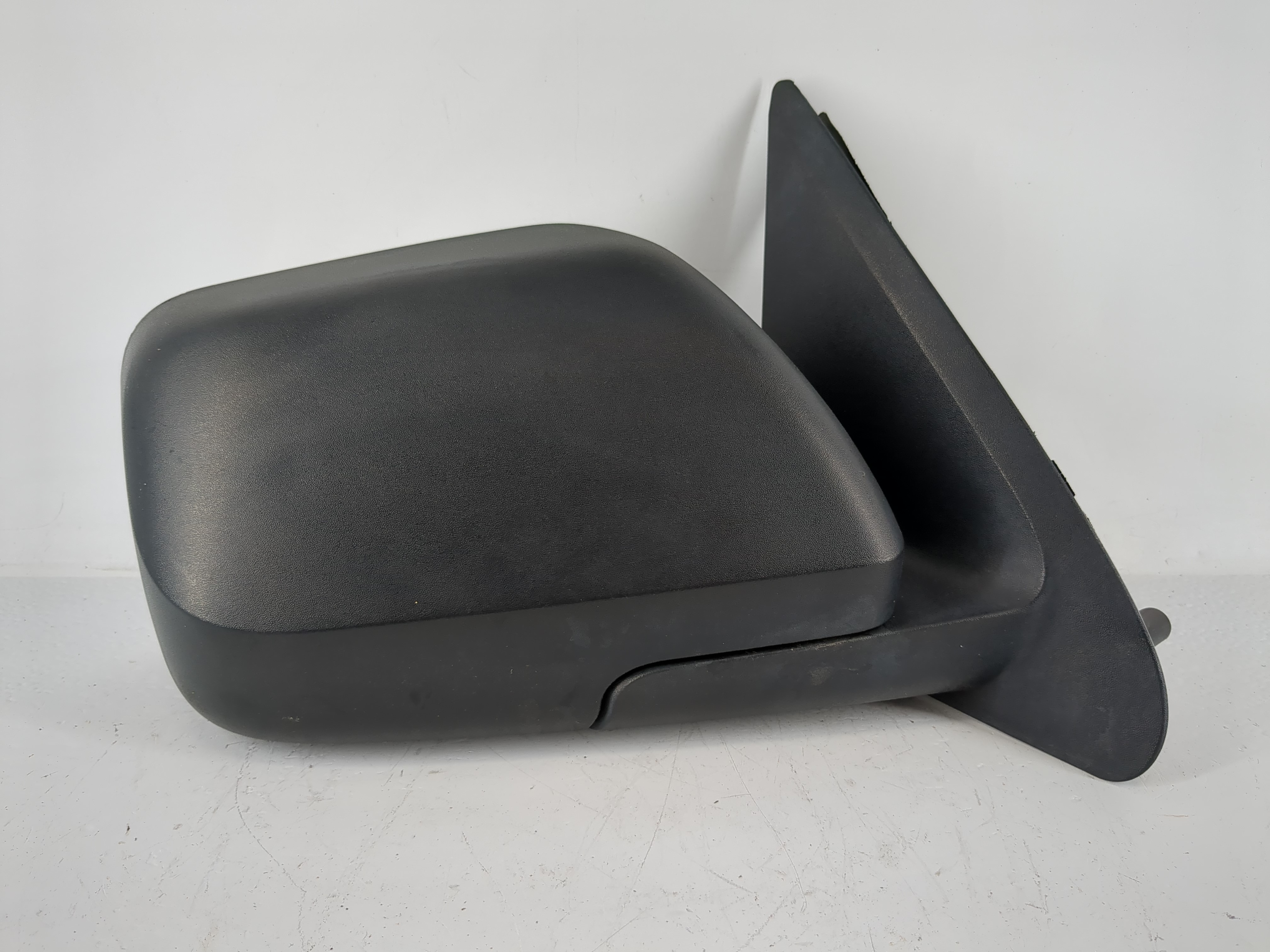 2008-2009 Ford Escape Passenger Right Side View Manual Door Mirror Black 982588 - Oemusedautoparts1.com