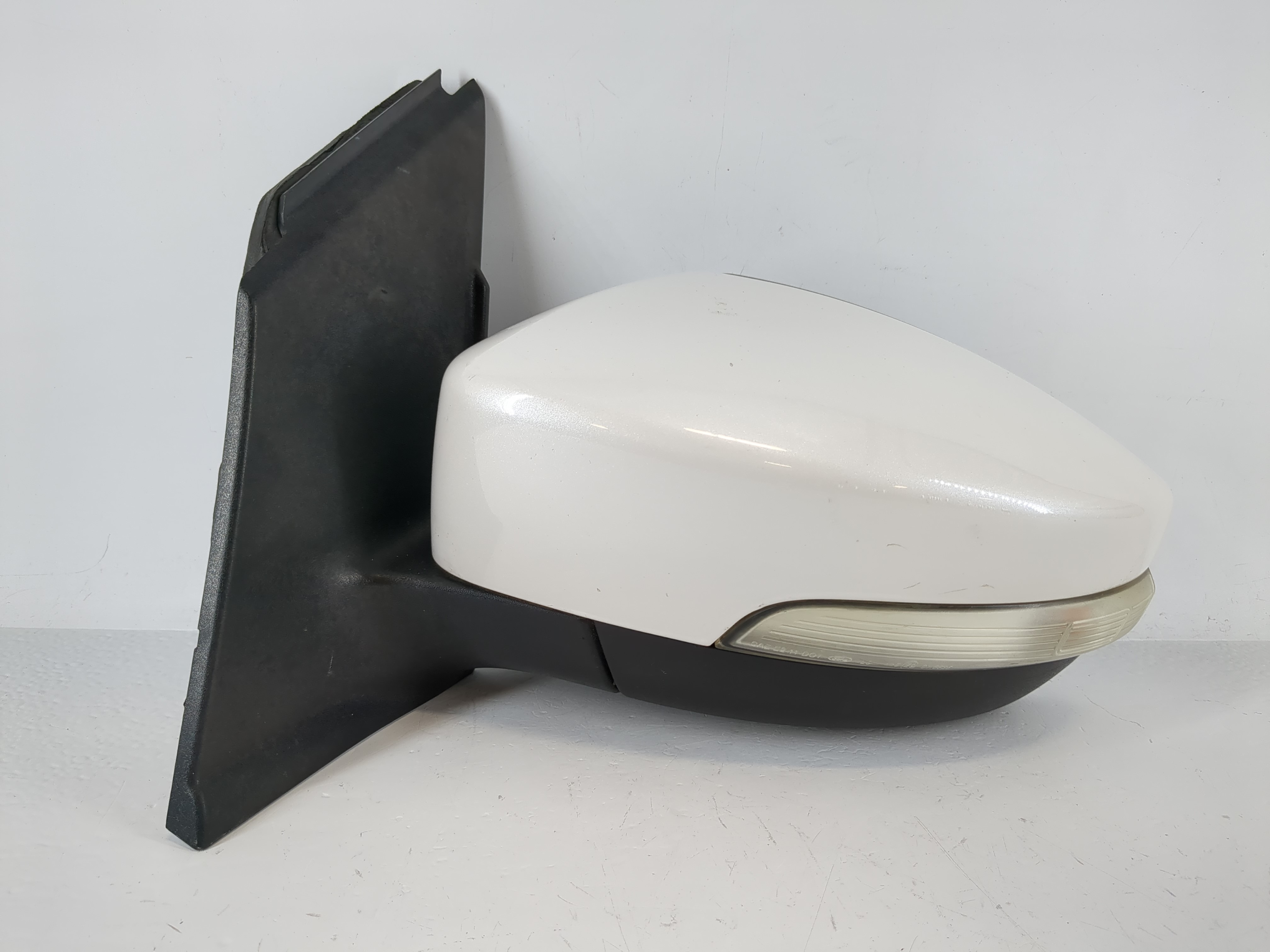 2017-2019 Ford Escape Driver Left Side View Manual Door Mirror White 982758 - Oemusedautoparts1.com