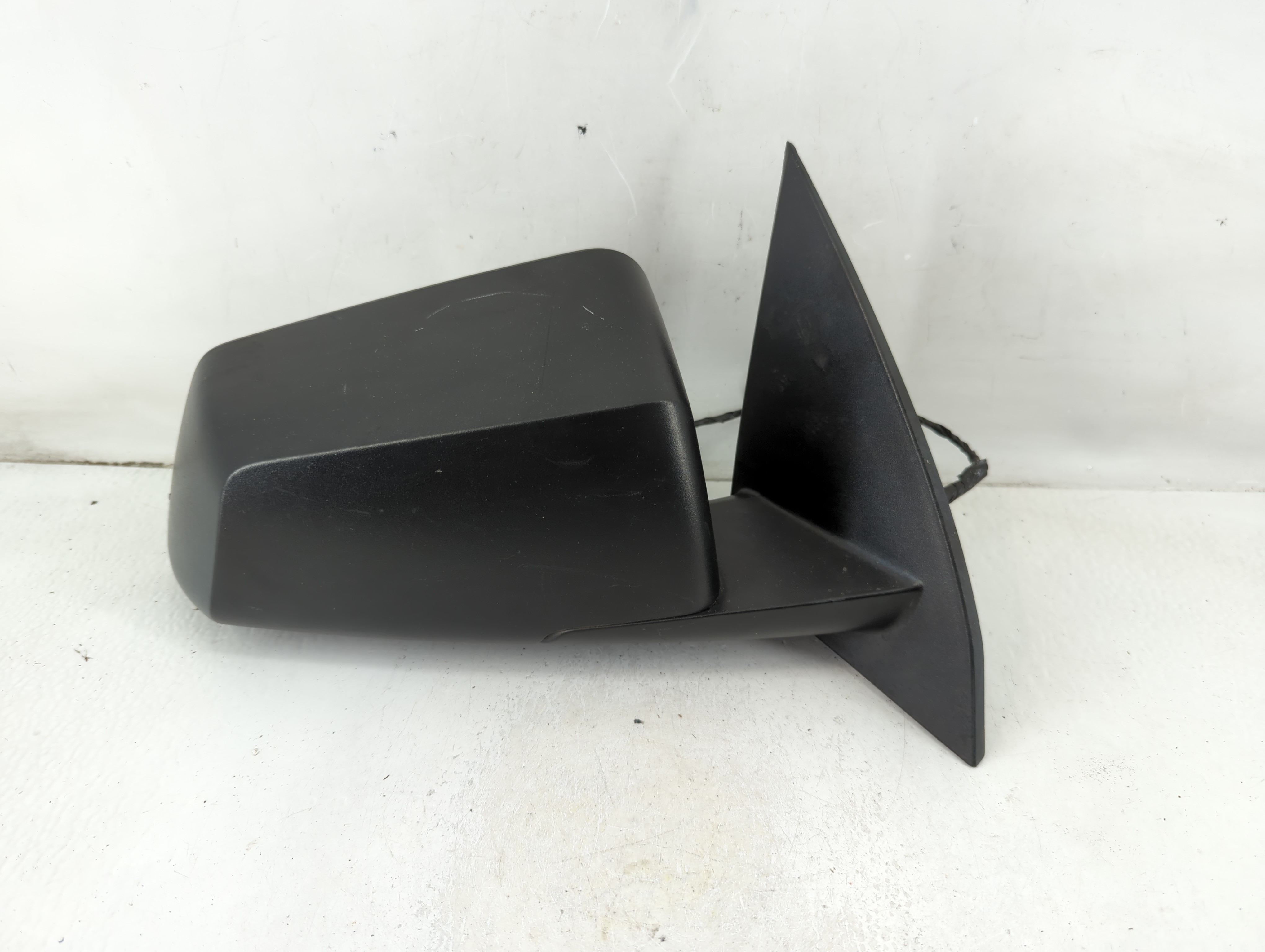 Picture of 2010 Gmc Acadia Passenger Right Side View Manual Door Mirror Black 982861