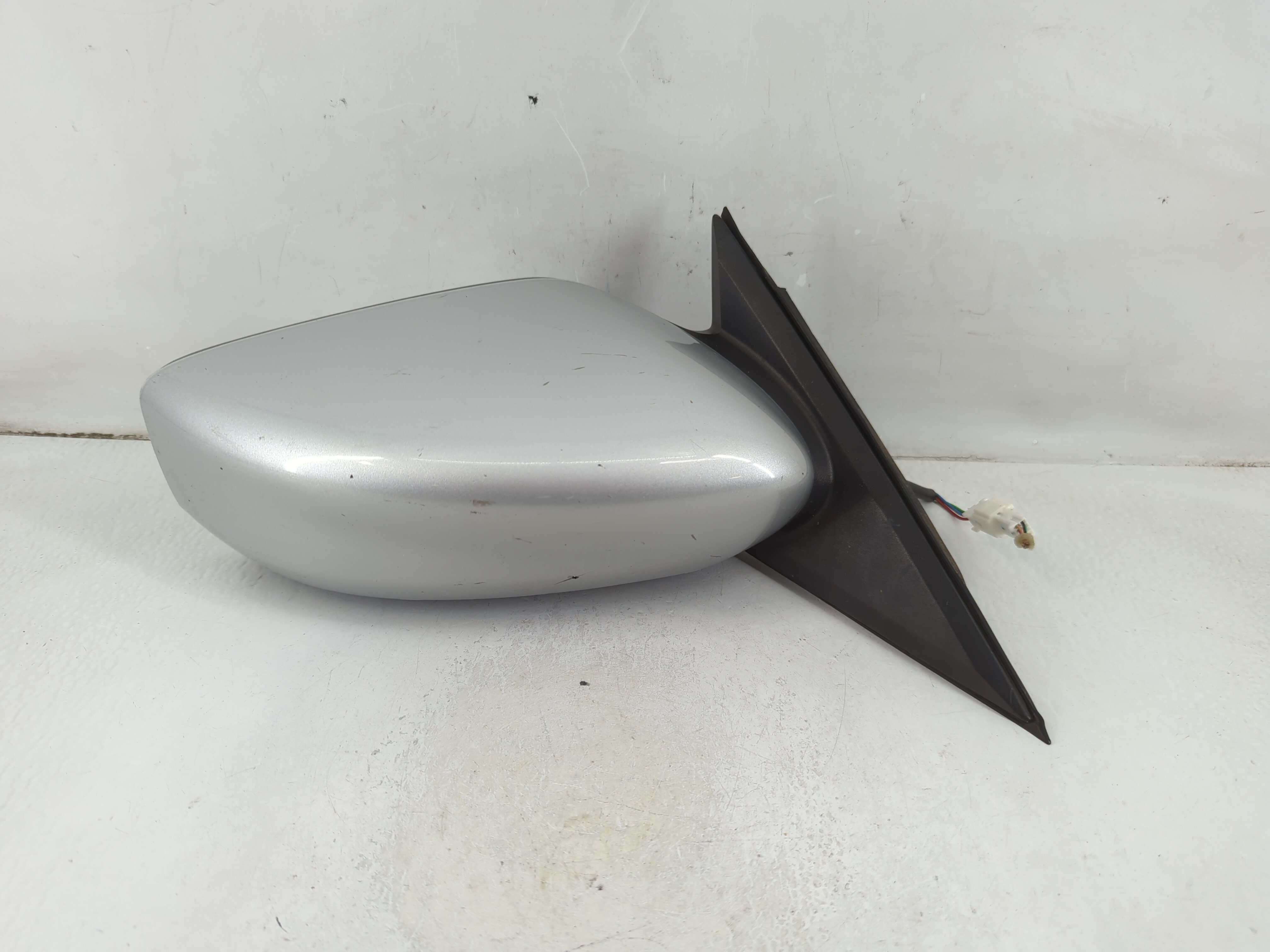 2013-2018 Nissan Altima Passenger Right Side View Manual Door Mirror Grey 982946 - Oemusedautoparts1.com