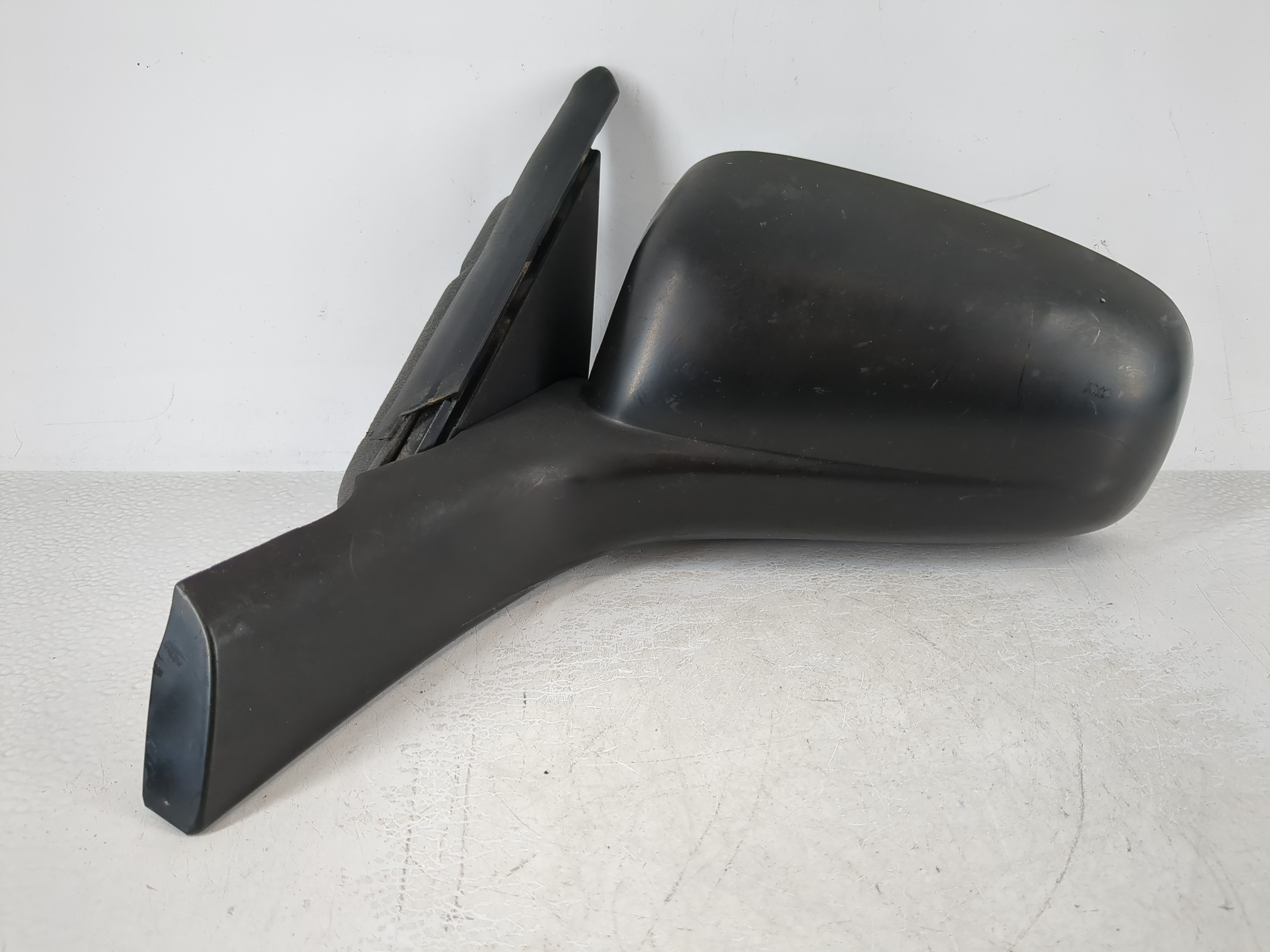 Picture of 2000-2005 Chevrolet Impala Passenger Right Side View Manual Door Mirror 983099