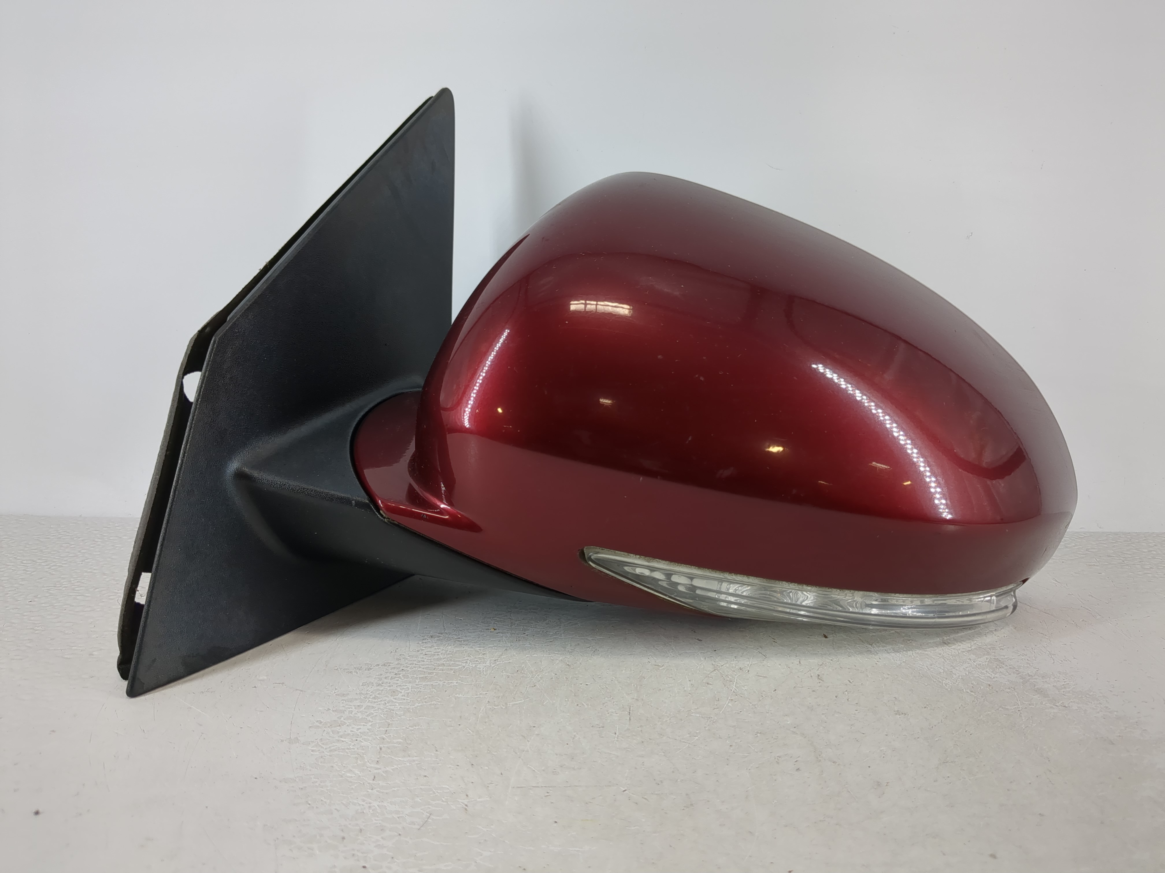 2008-2012 Buick Enclave Driver Left Side View Manual Door Mirror Red 983104 - Oemusedautoparts1.com