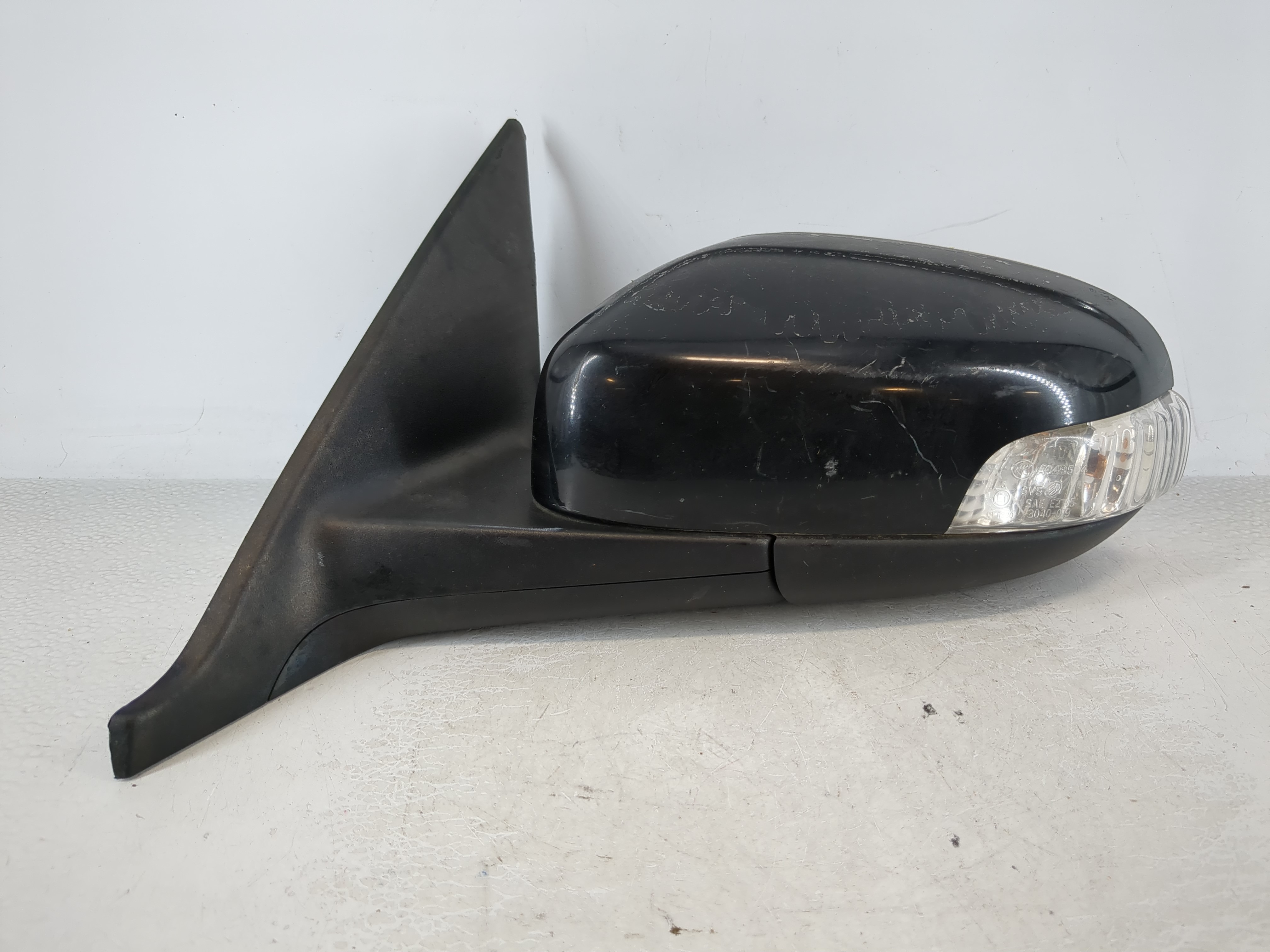Picture of Volvo V40 Passenger Right Side View Manual Door Mirror Black 983193