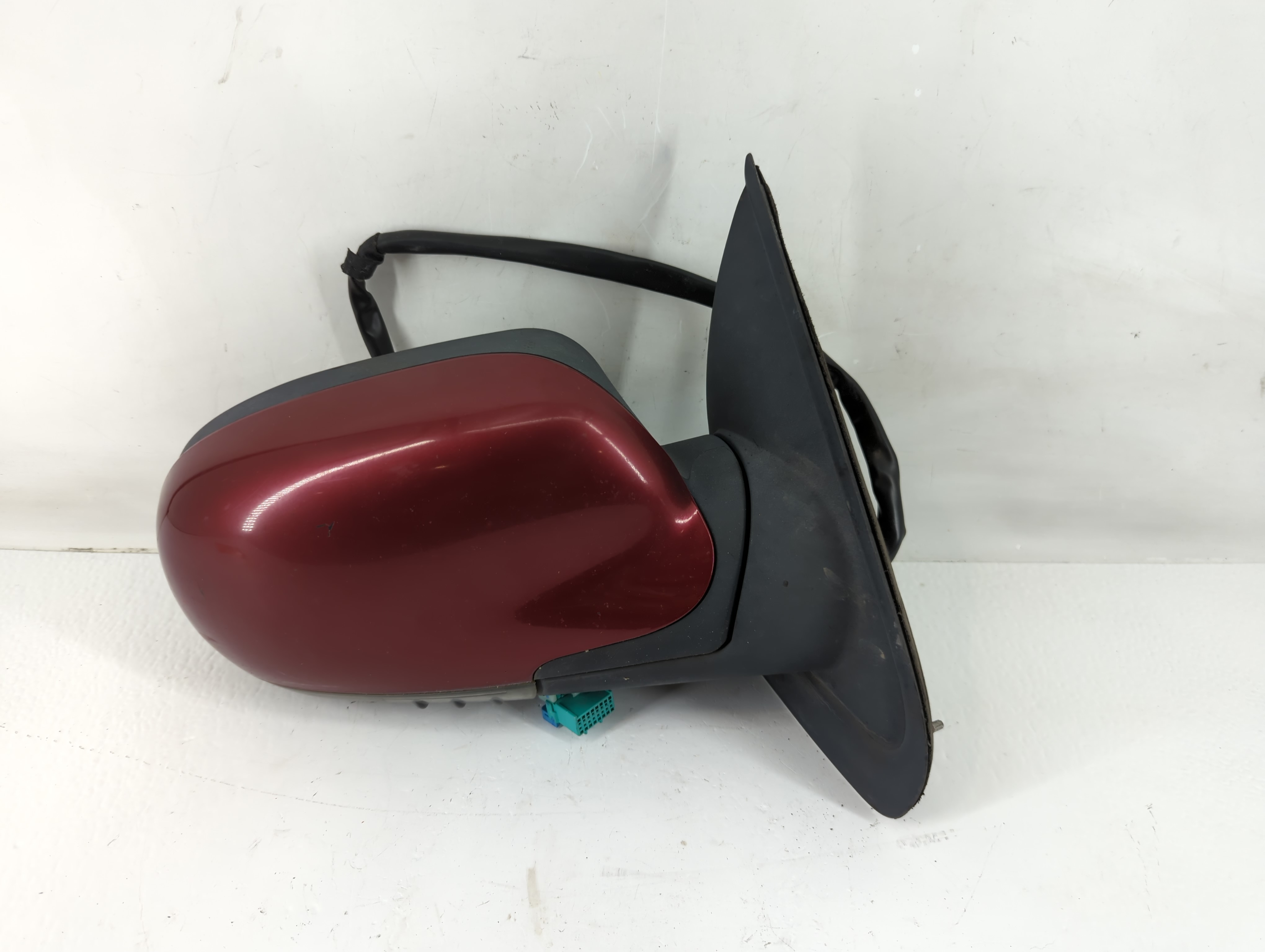 Saab 9-7 Passenger Right Side View Manual Door Mirror Red 983341 - Oemusedautoparts1.com