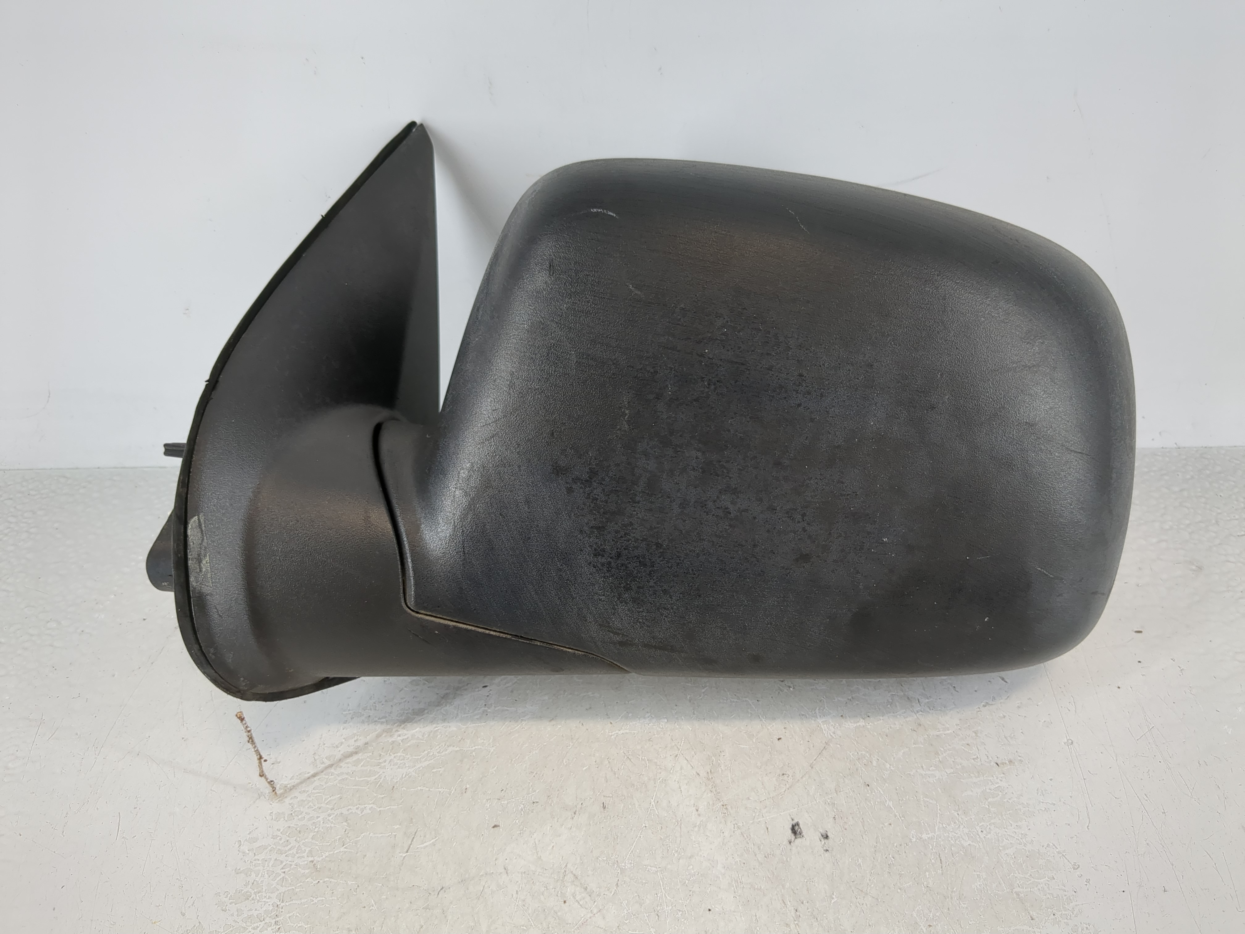 Picture of 2004-2012 Chevrolet Colorado Passenger Right Side View Manual Door Mirror 983359