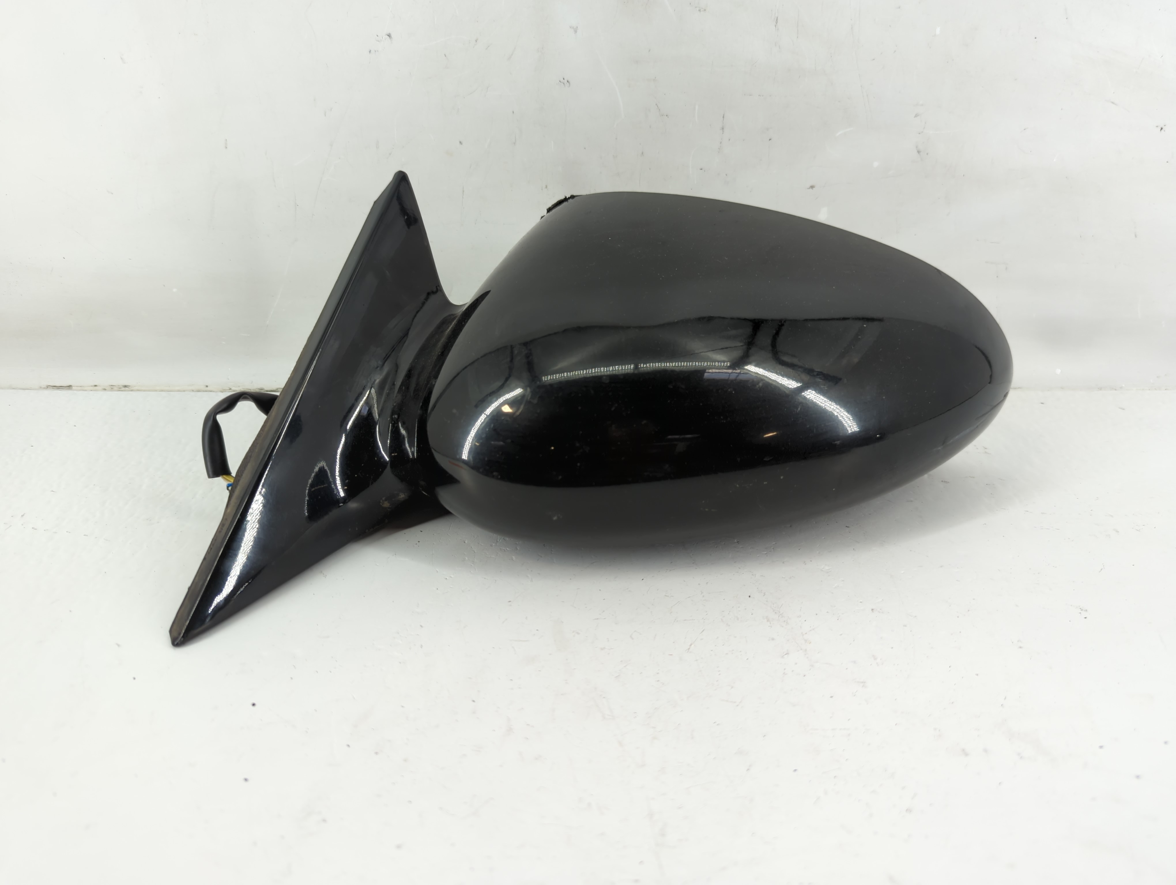 2000-2004 Chevrolet Monte Carlo Driver Left Side View Manual Door Mirror 983393 - Oemusedautoparts1.com