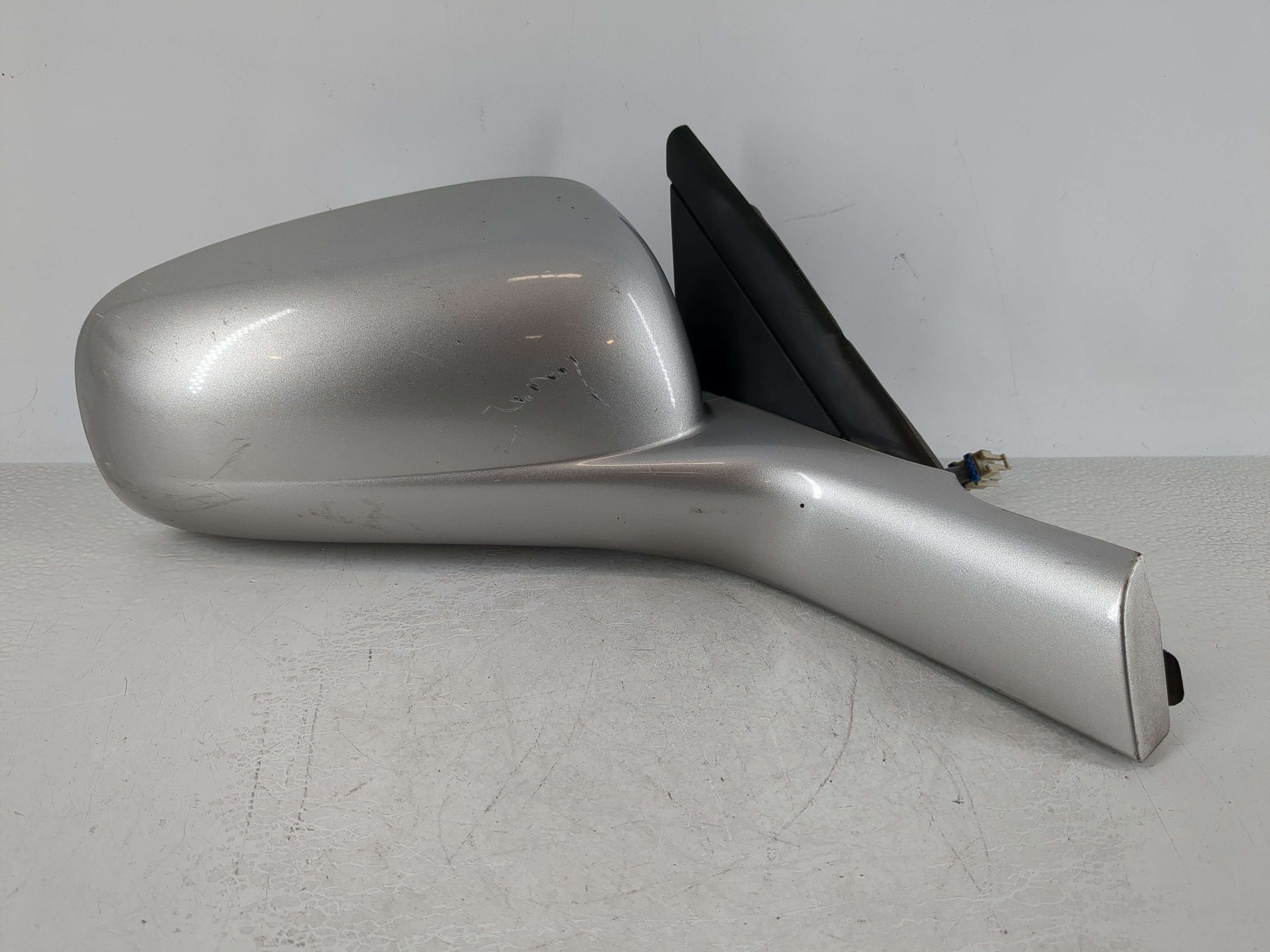 Picture of 2000-2005 Chevrolet Impala Passenger Right Side View Manual Door Mirror 983441