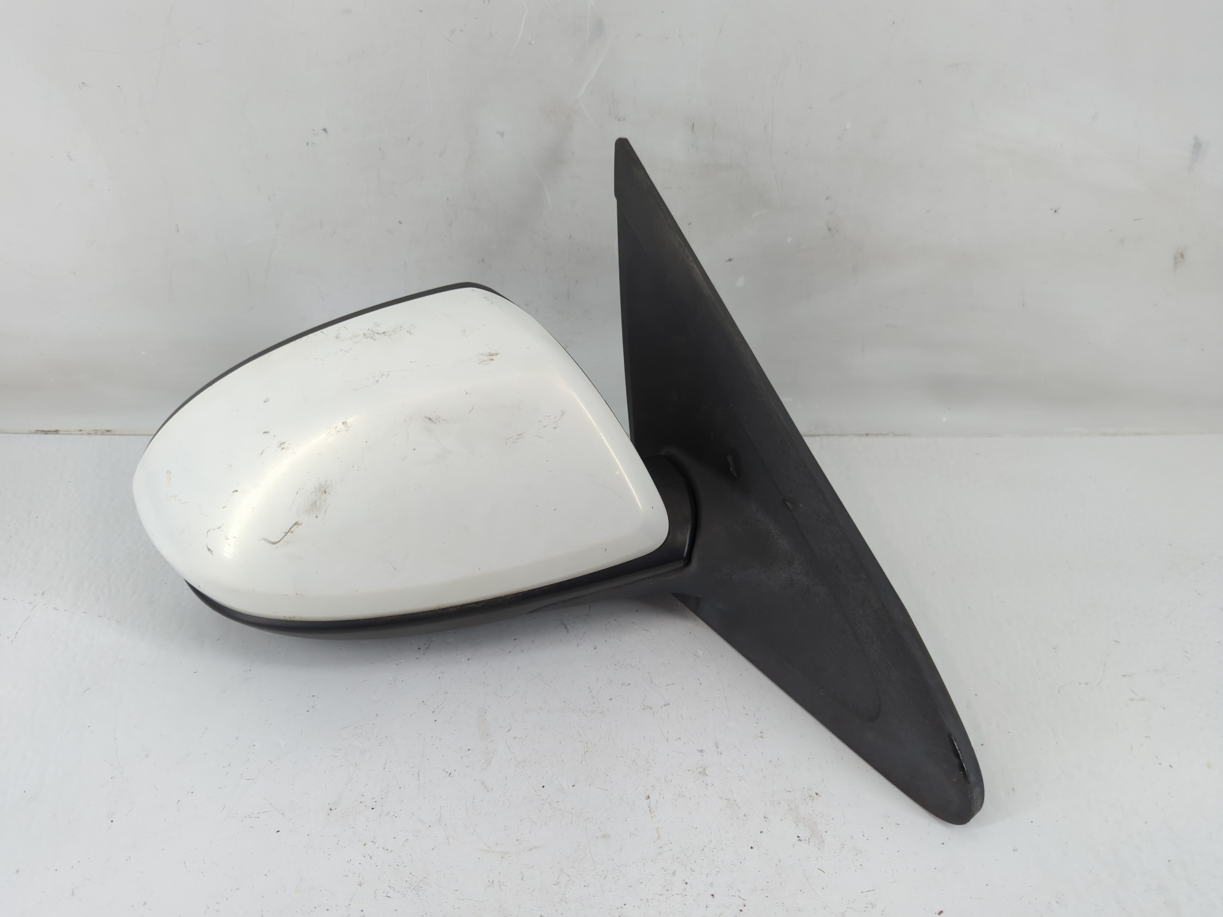 Picture of 2010-2013 Mazda 3 Passenger Right Side View Manual Door Mirror White 983480
