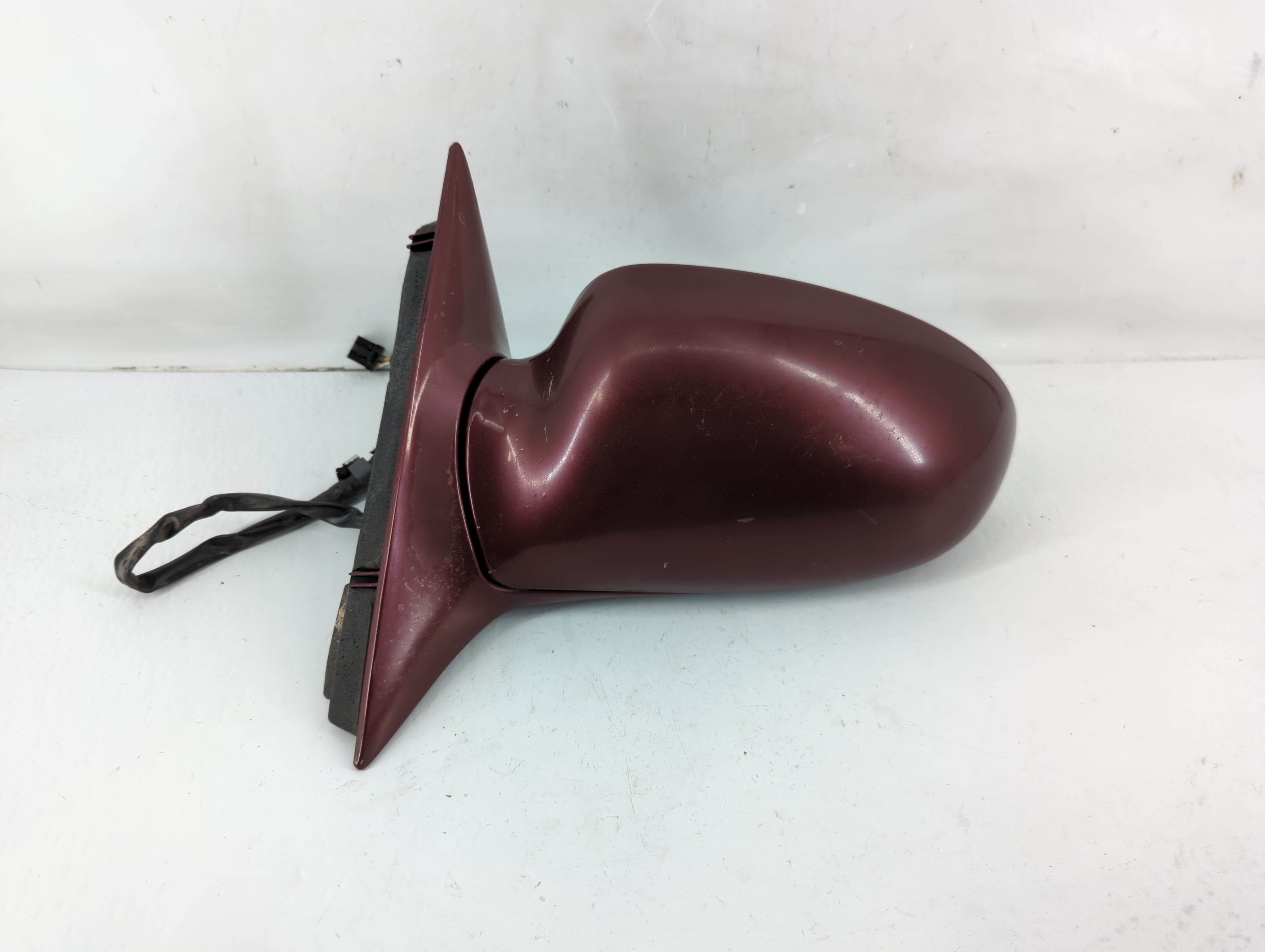 Picture of 2000-2005 Buick Lesabre Driver Left Side View Manual Door Mirror Red 983532