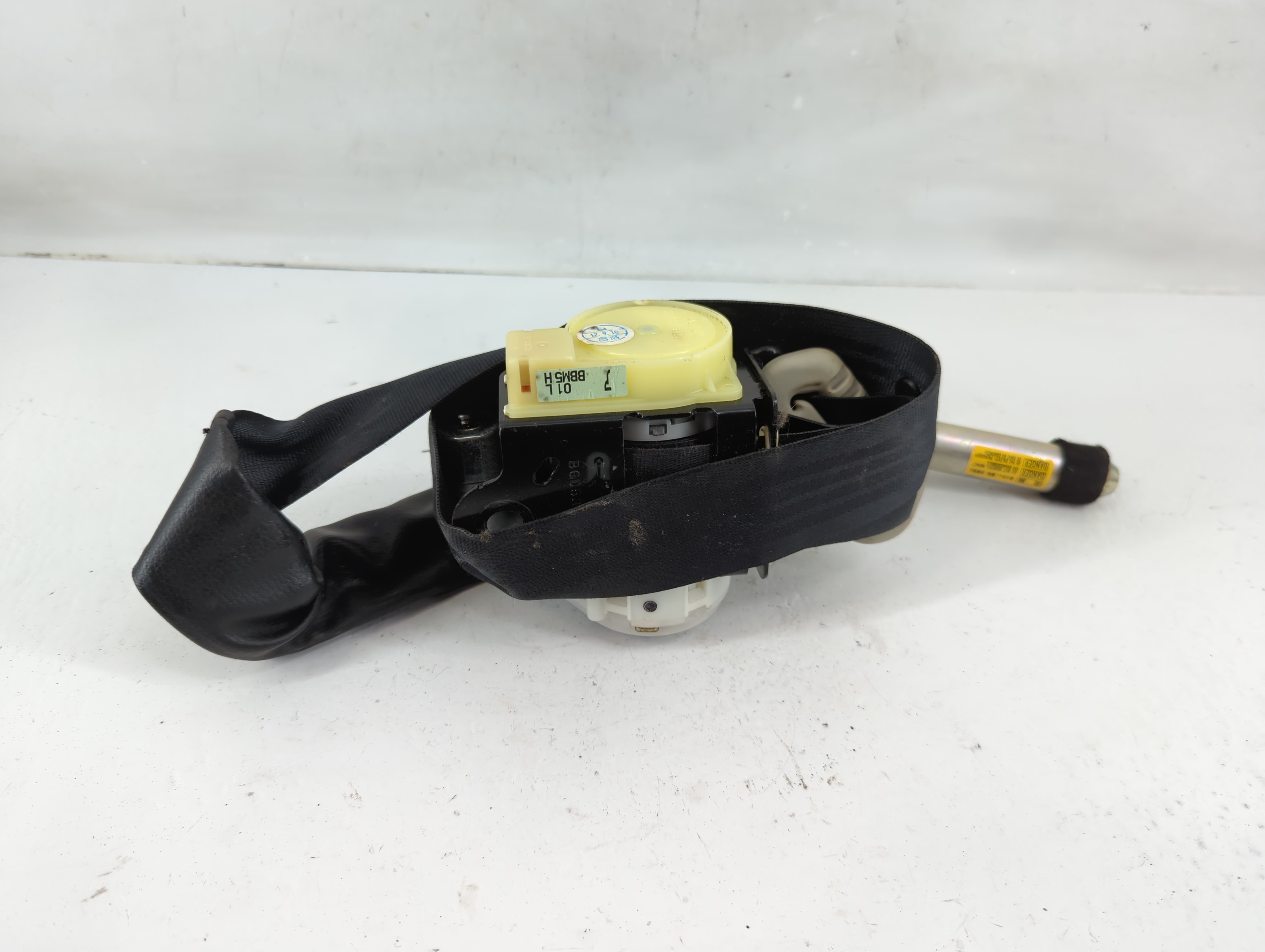 Picture of 2012-2013 Mazda 3 Driver Seatbelt Buckle 984720