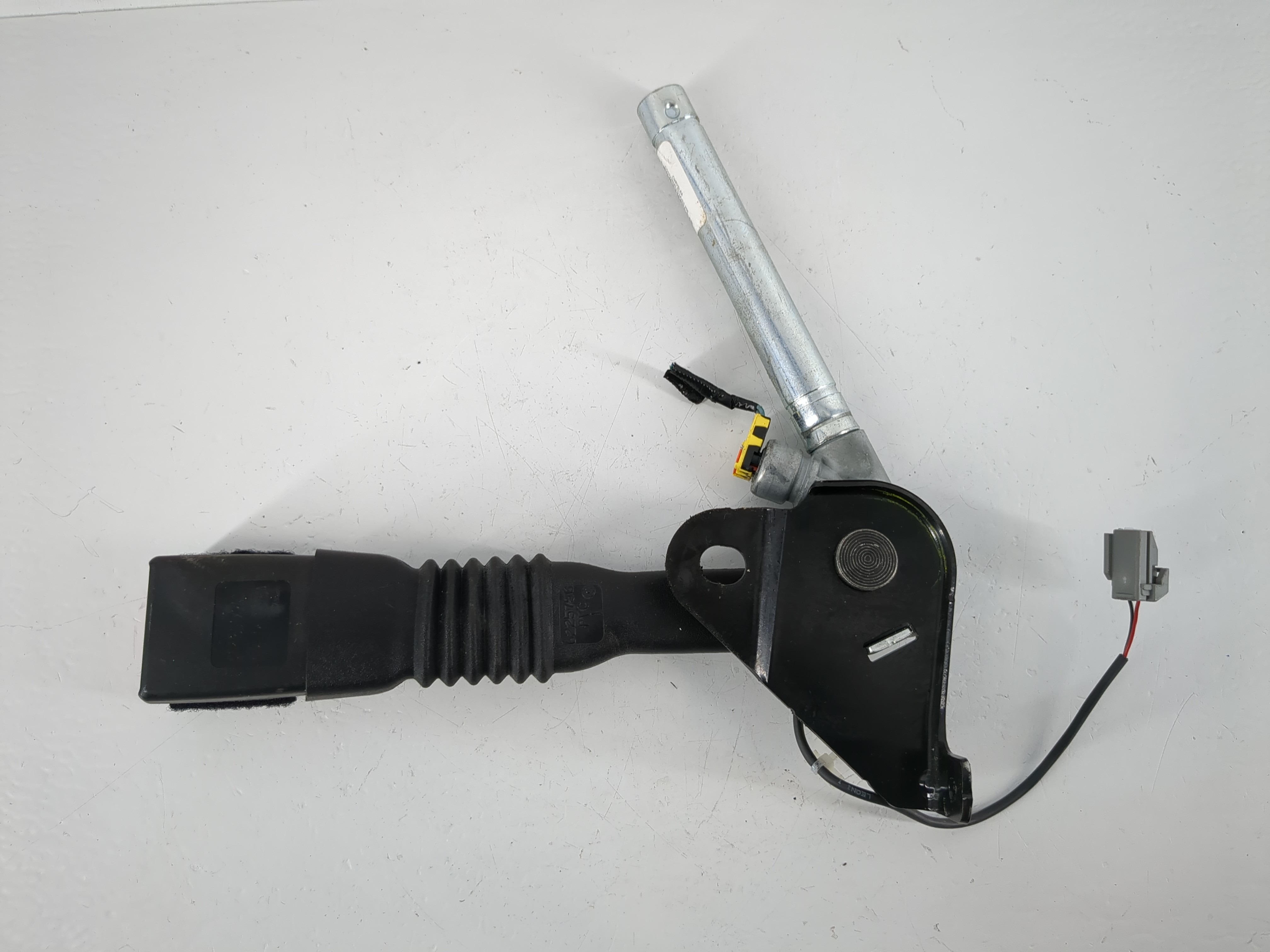 2011-2020 Dodge Journey Passenger Front Seatbelt Buckle 984739 - Oemusedautoparts1.com