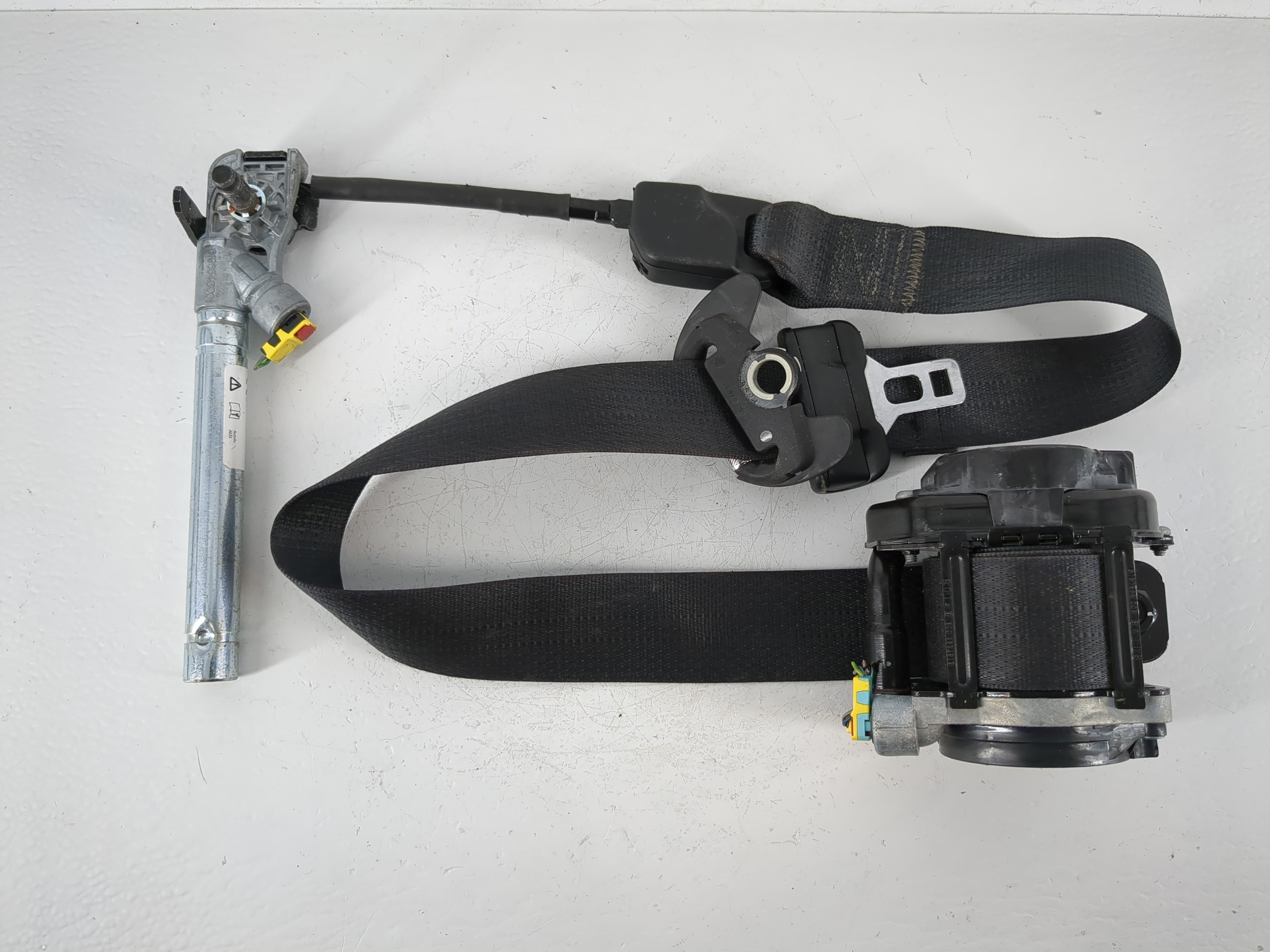 Picture of 2014-2016 Jeep Cherokee Drvier Front Seatbelt Retractor 986143