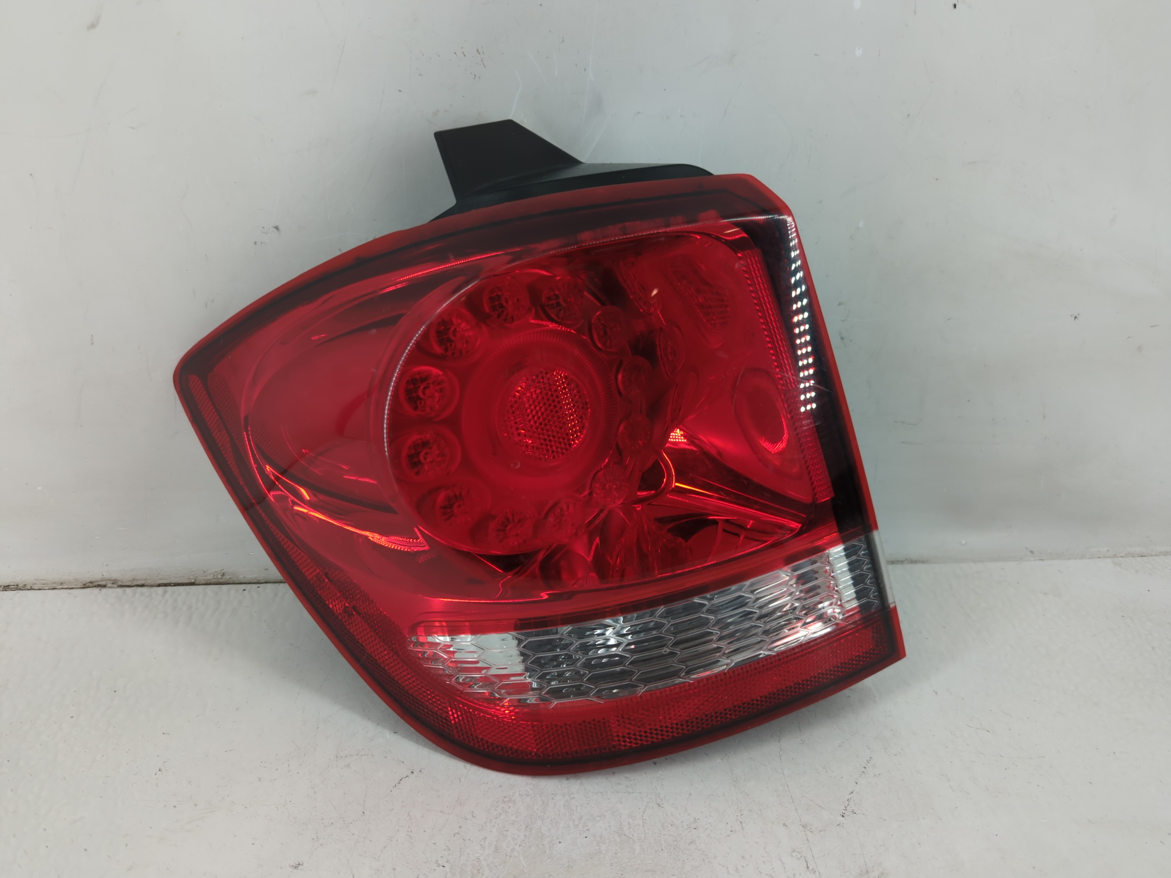 Picture of 2013 Dodge Journey Driver Left Side Tail Light Taillight Deck Lid Mounted 992496