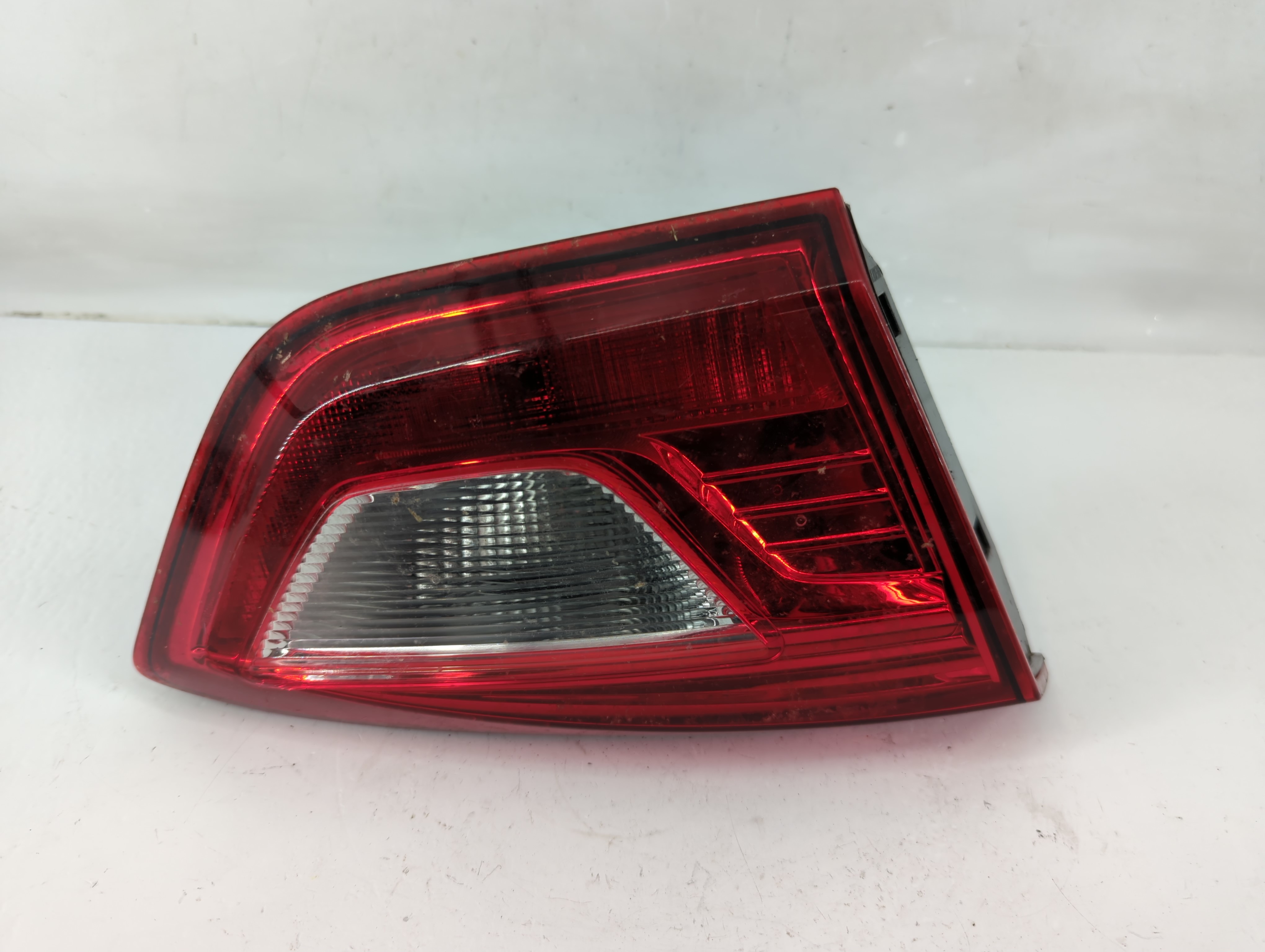 Picture of 2017 Chevrolet Cruze Driver Left Side Tail Light Taillight Deck Lid Mounted 992692