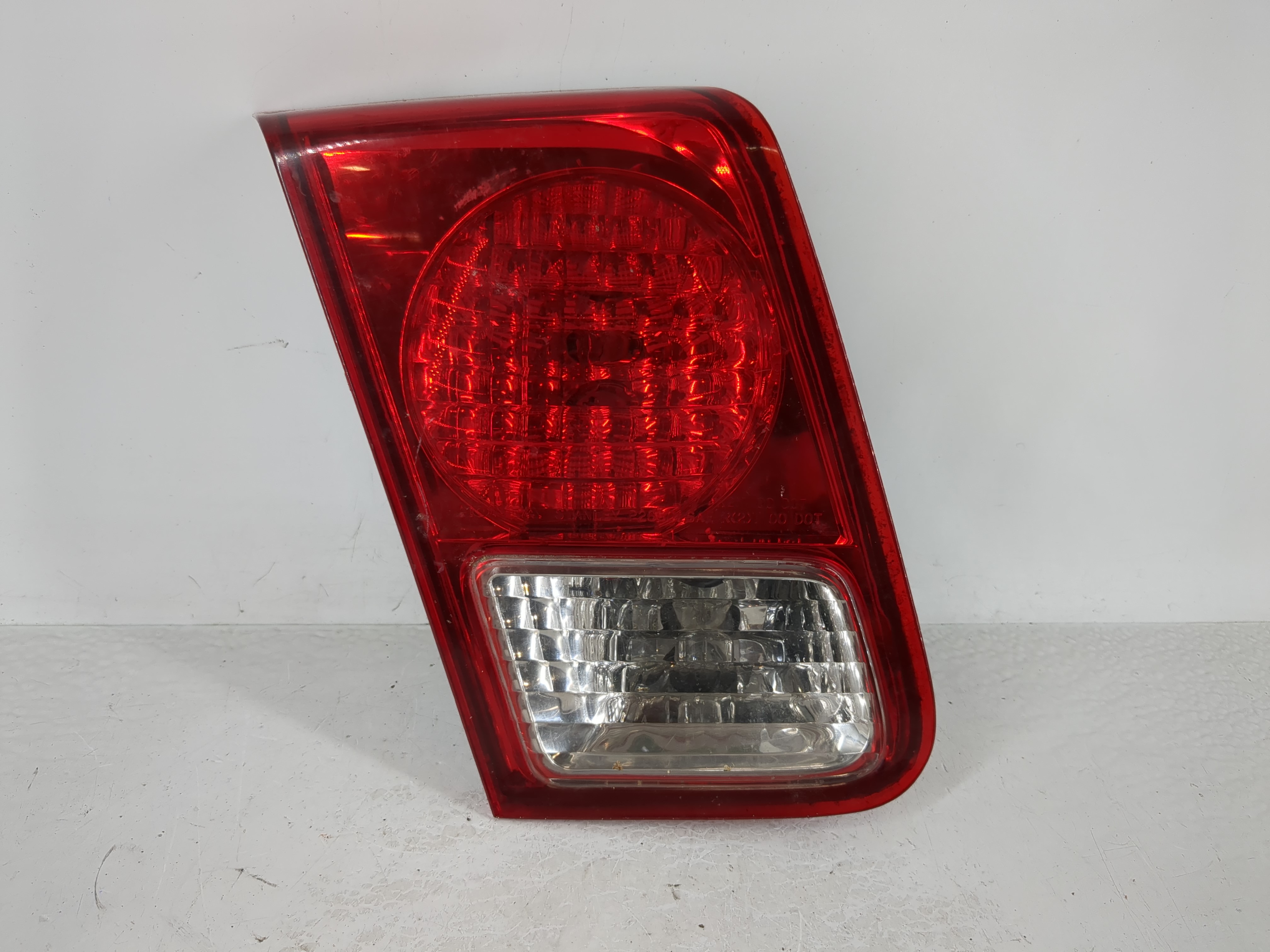 Picture of 2003 Honda Civic Driver Left Side Tail Light Taillight Deck Lid Mounted 992810