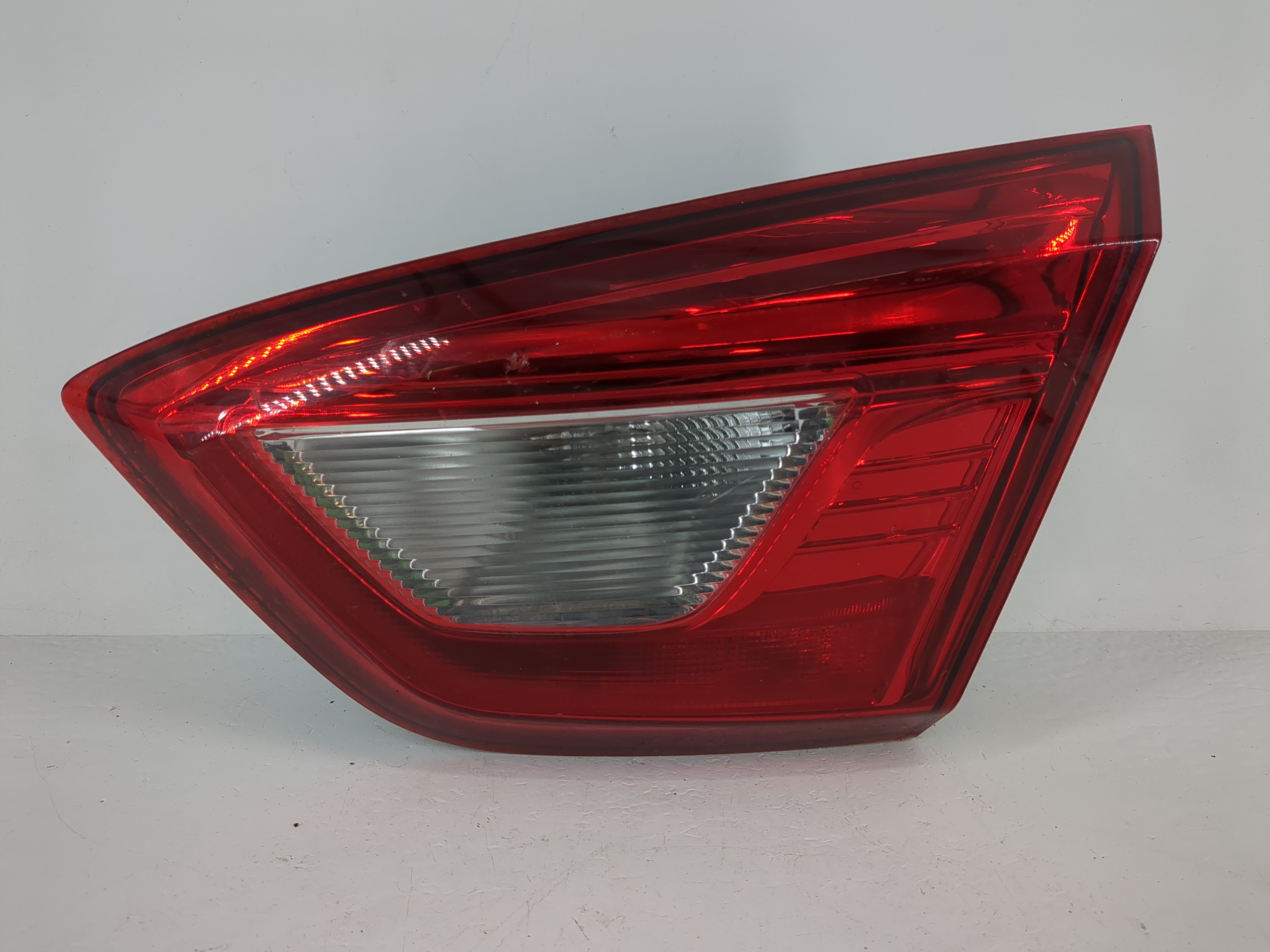 Picture of 2017 Chevrolet Cruze Passenger Right Side Tail Light Taillight Deck Lid Mounted 992913
