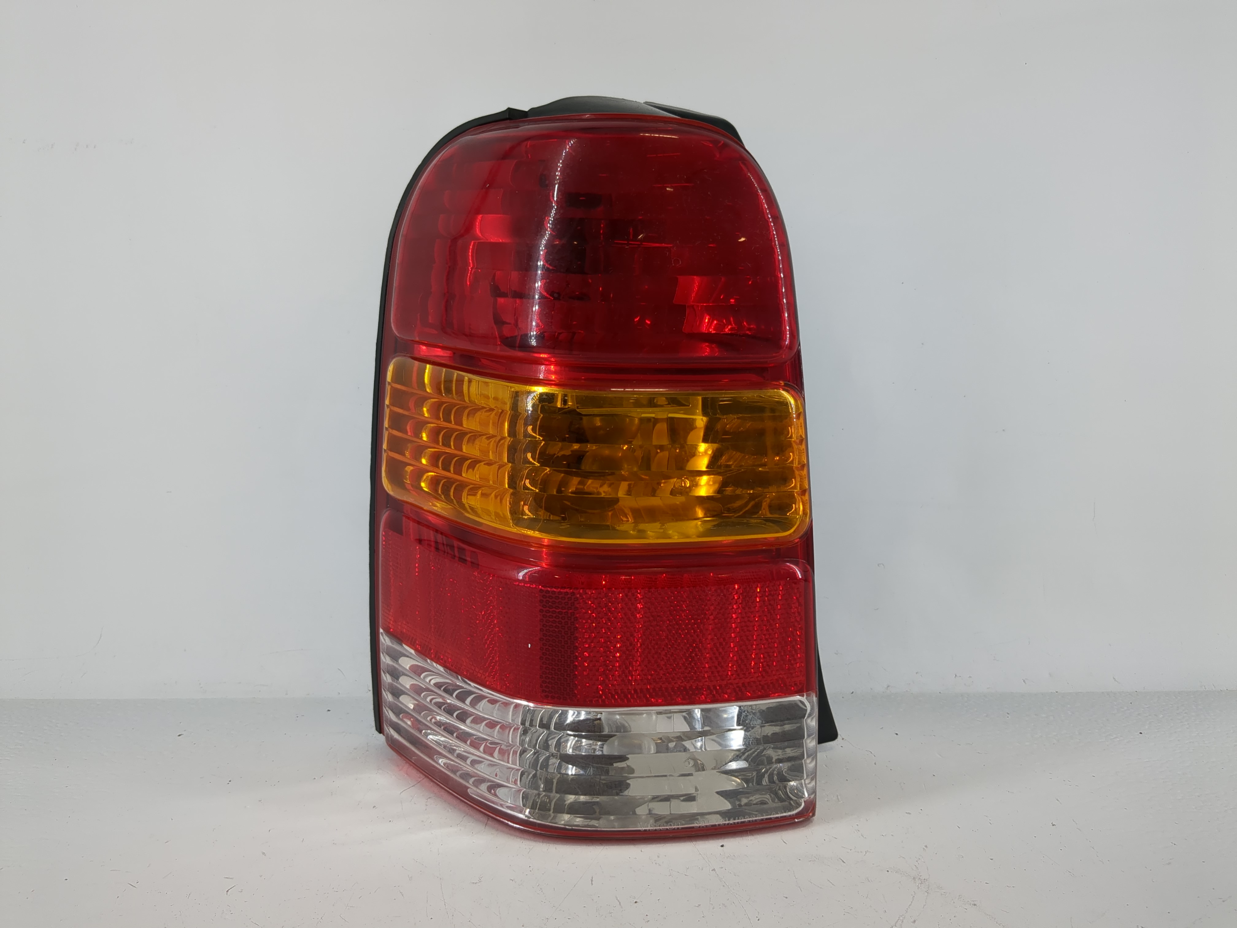 2001 Ford Escape Driver Left Side Tail Light Taillight Deck Lid Mounted 993119 - Oemusedautoparts1.com