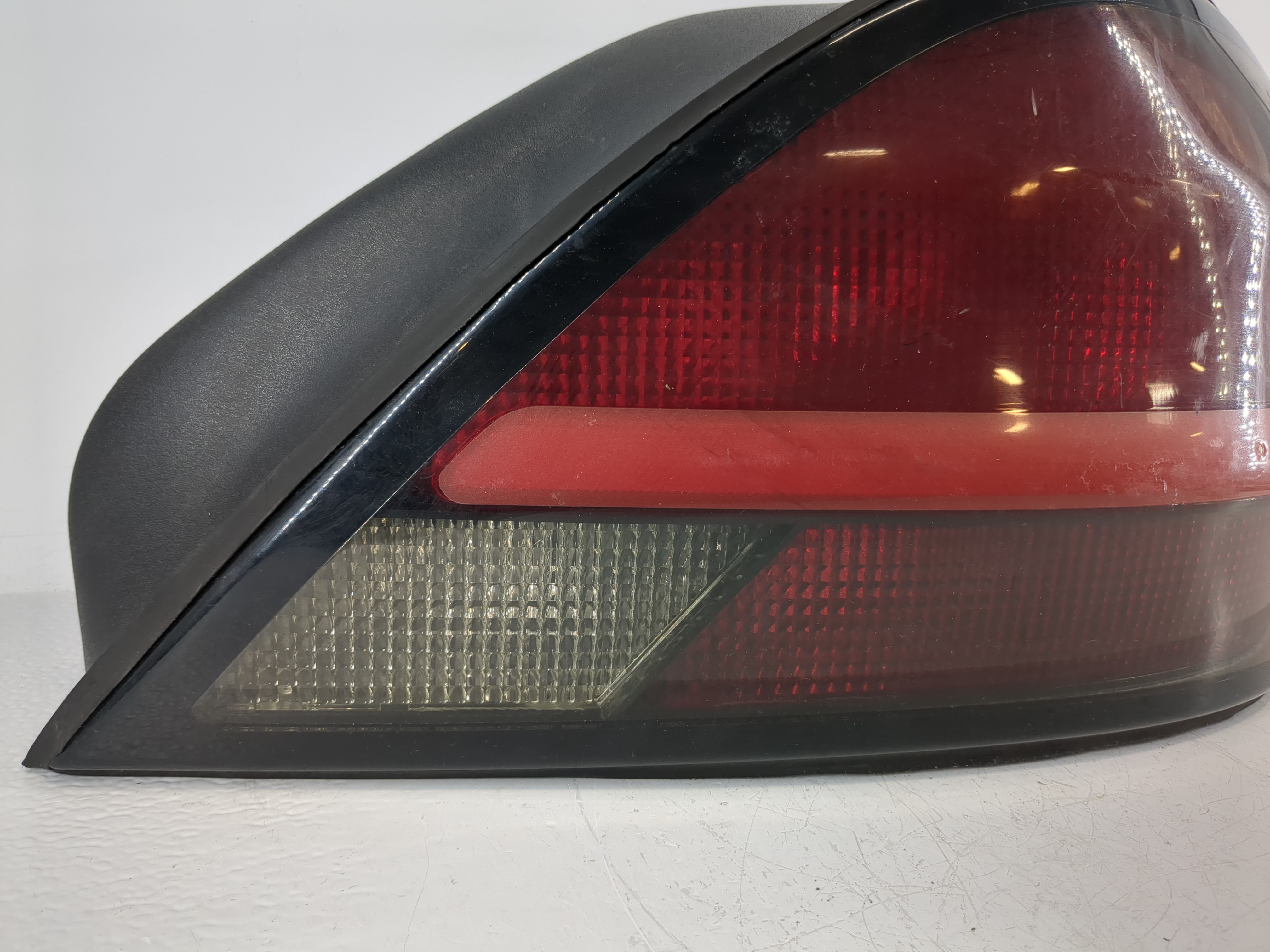 1999 Pontiac Grand Am Passenger Right Side Tail Light Taillight Deck Lid Mounted 993166 - Oemusedautoparts1.com