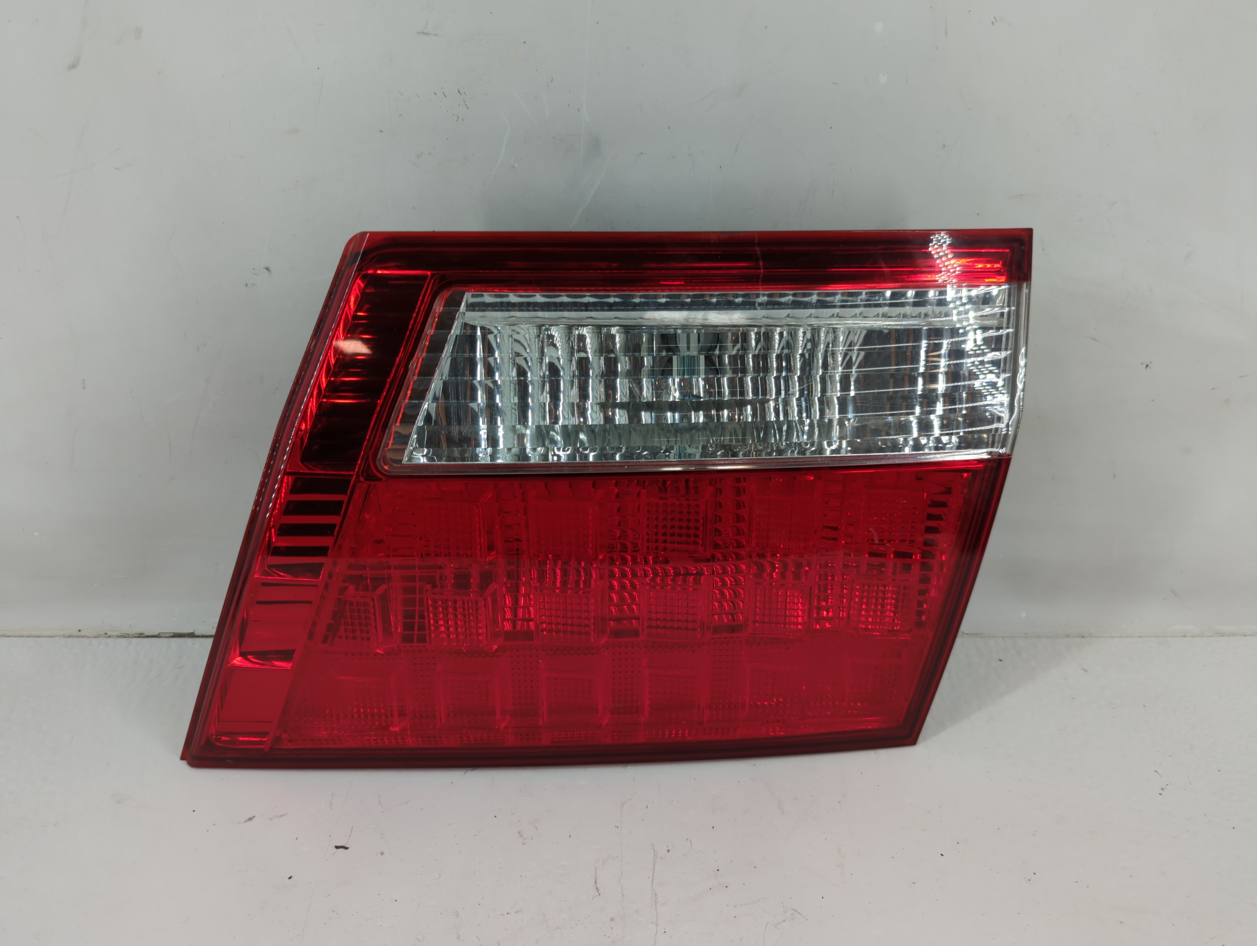 2005 Honda Odyssey Passenger Right Side Tail Light Taillight Deck Lid Mounted 993528 - Oemusedautoparts1.com
