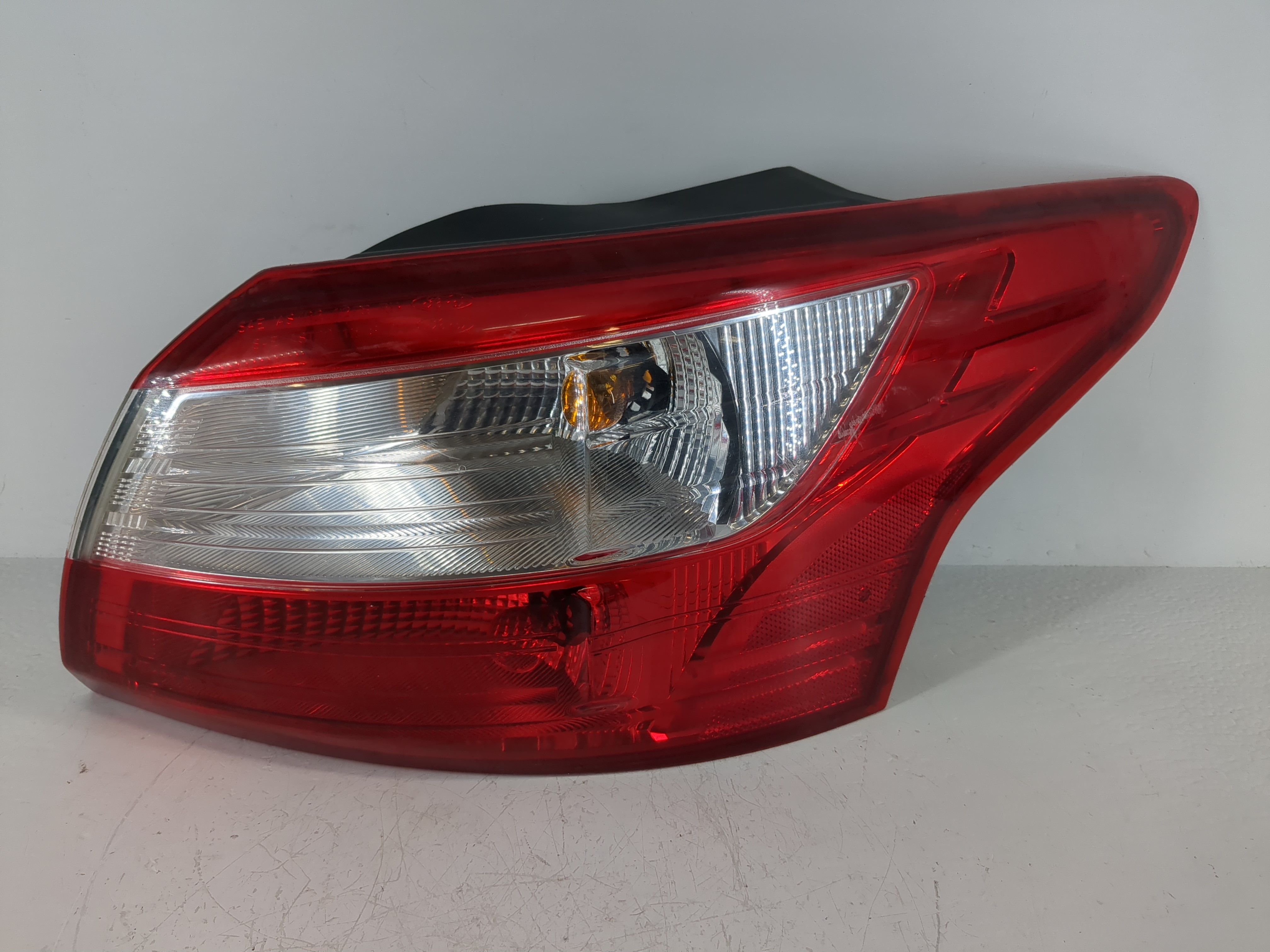 2012 Ford Focus Passenger Right Side Tail Light Taillight Deck Lid Mounted 993732 - Oemusedautoparts1.com