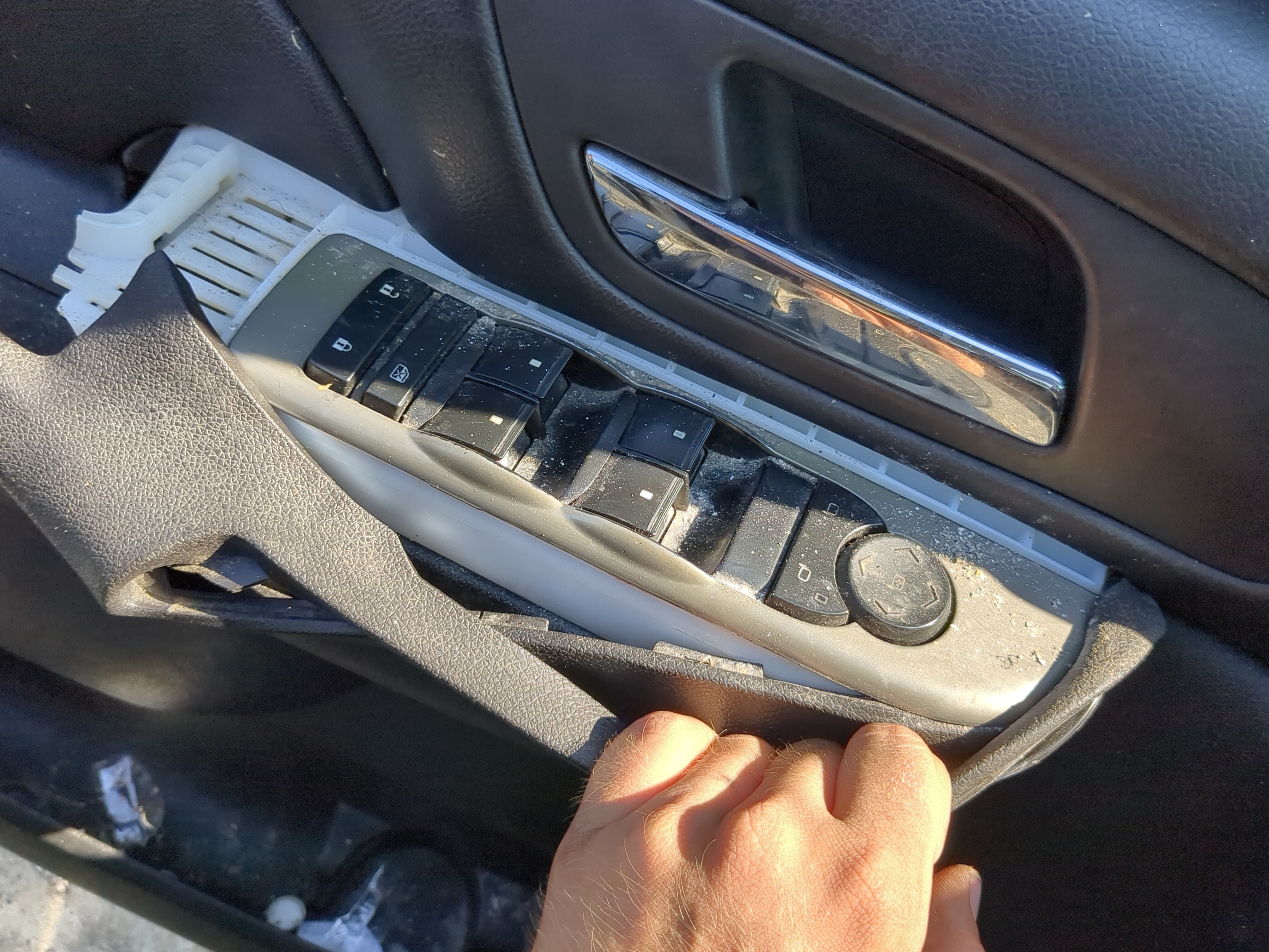 Picture of 2014 Chevrolet Tahoe Driver Left Door Master Power Window Switch 1156275