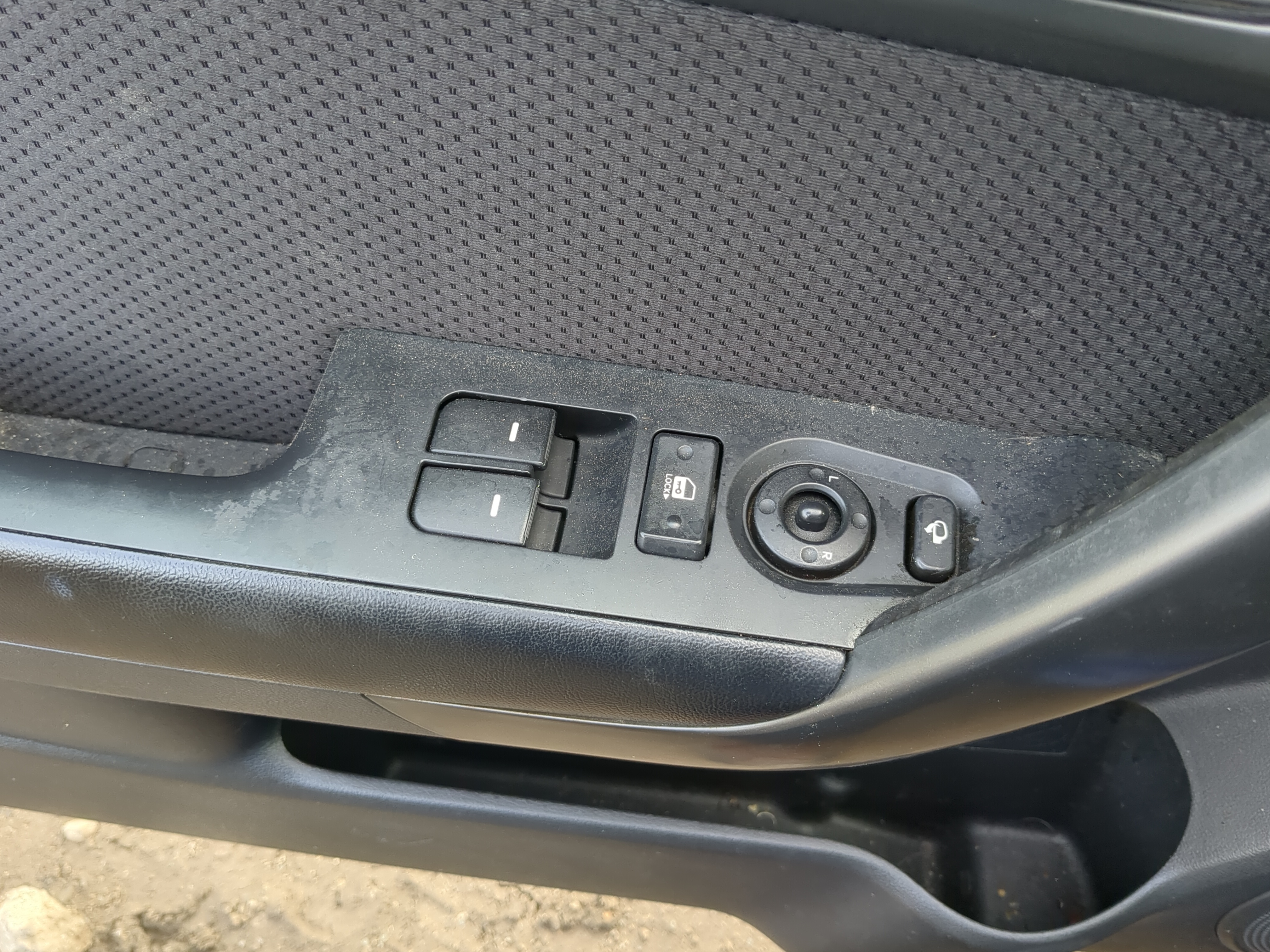 2010-2013 Kia Forte Koup Driver Left Door Master Power Window Switch 1175148 - Oemusedautoparts1.com