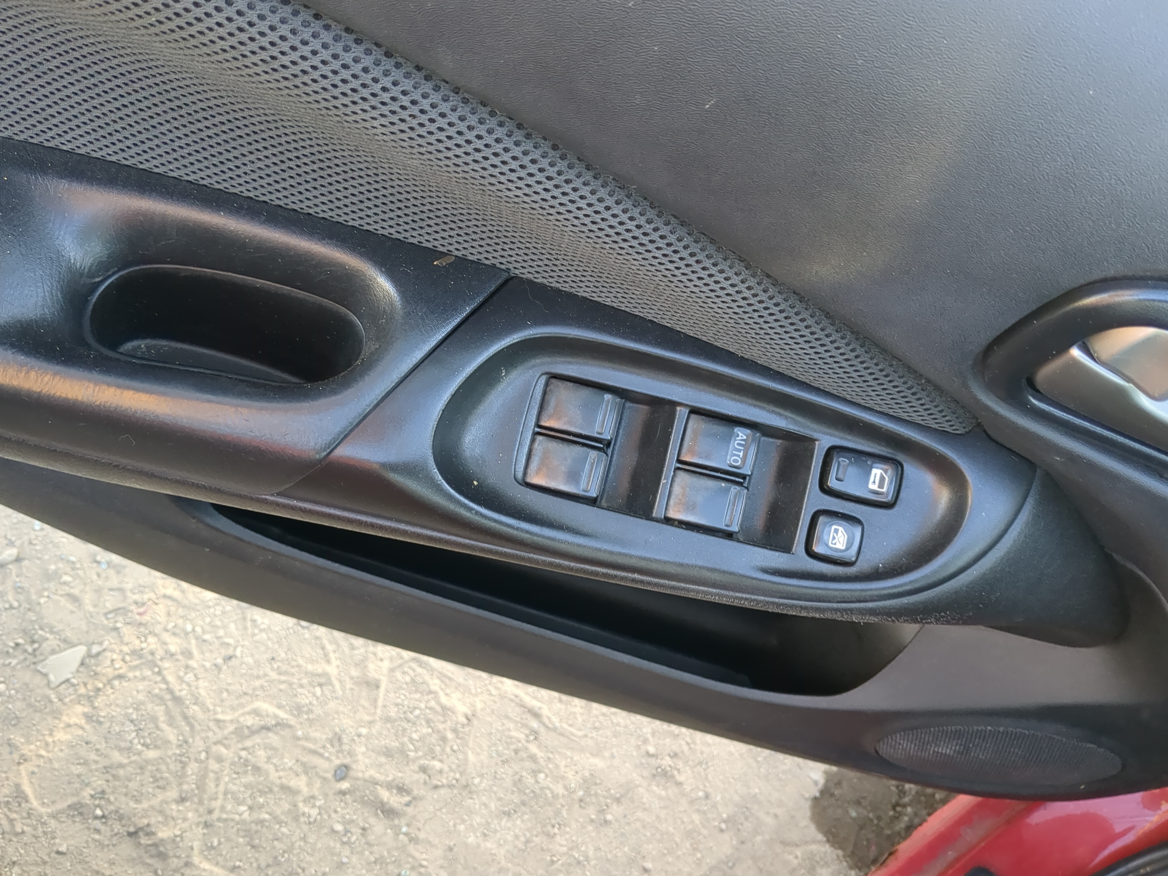 2000-2006 Nissan Sentra Driver Left Door Master Power Window Switch 1195955 - Oemusedautoparts1.com