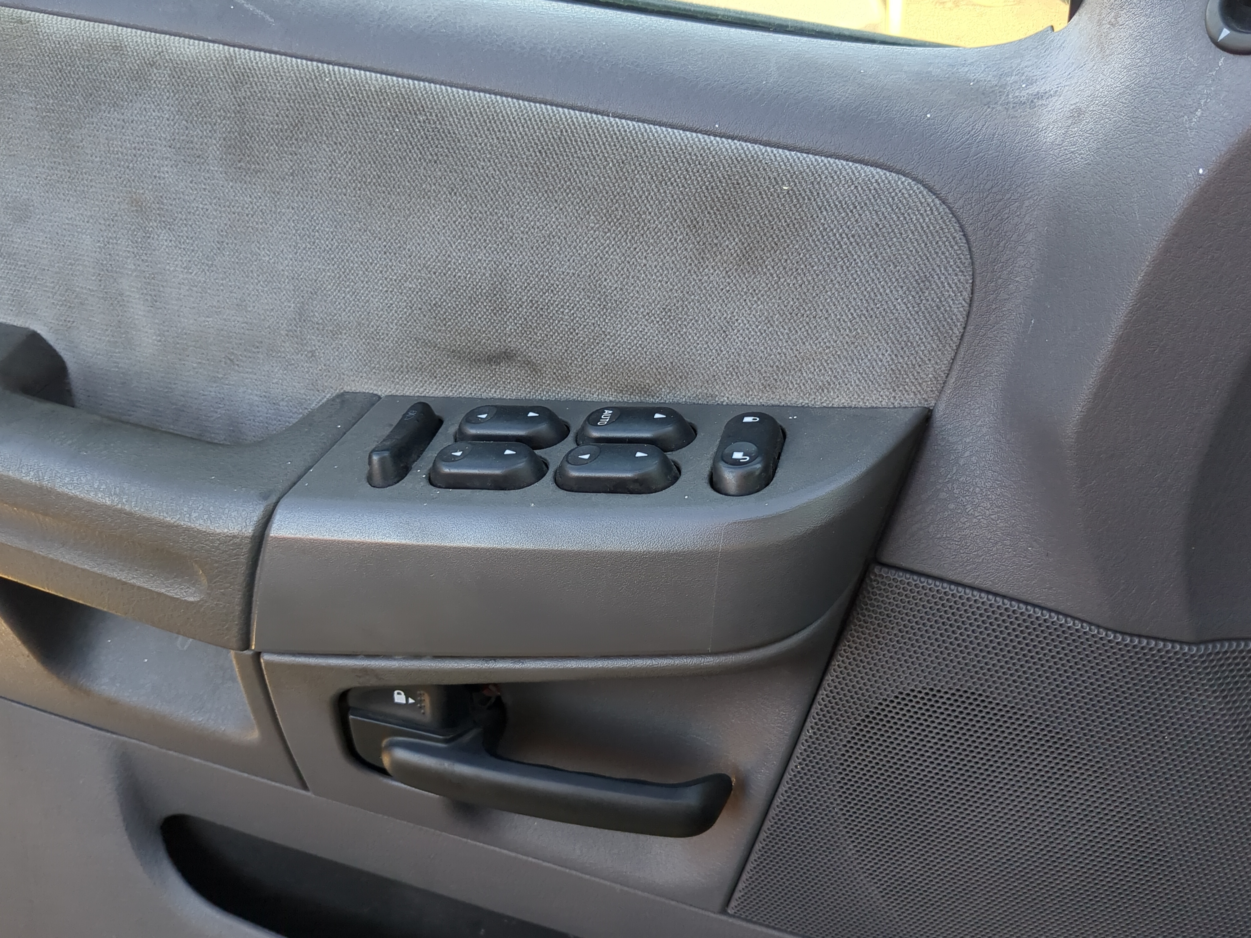 2004-2007 Ford Explorer Driver Left Door Master Power Window Switch 1195358 - Oemusedautoparts1.com