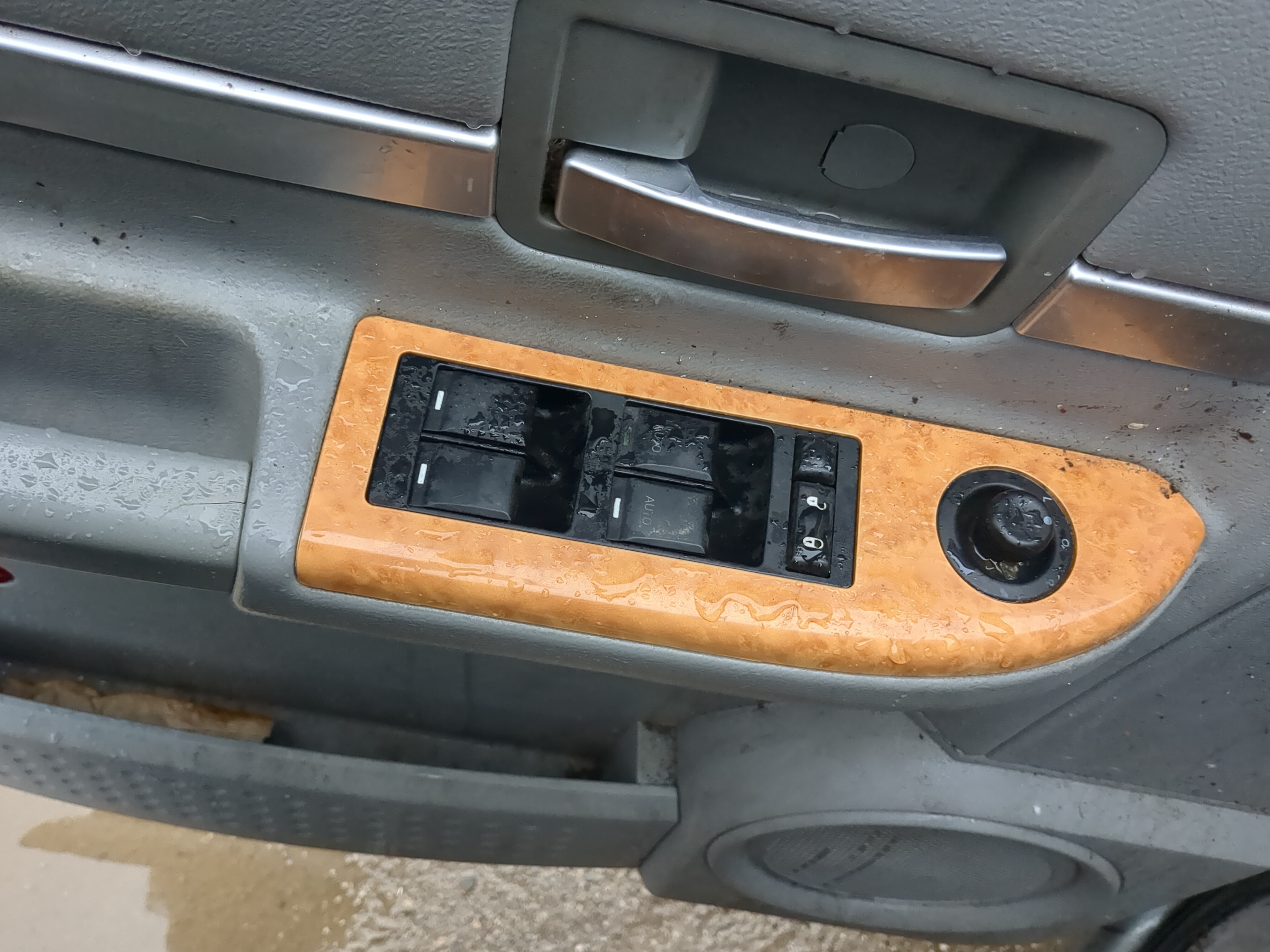 2007-2009 Chrysler Aspen Driver Left Door Master Power Window Switch 1234357 - Oemusedautoparts1.com